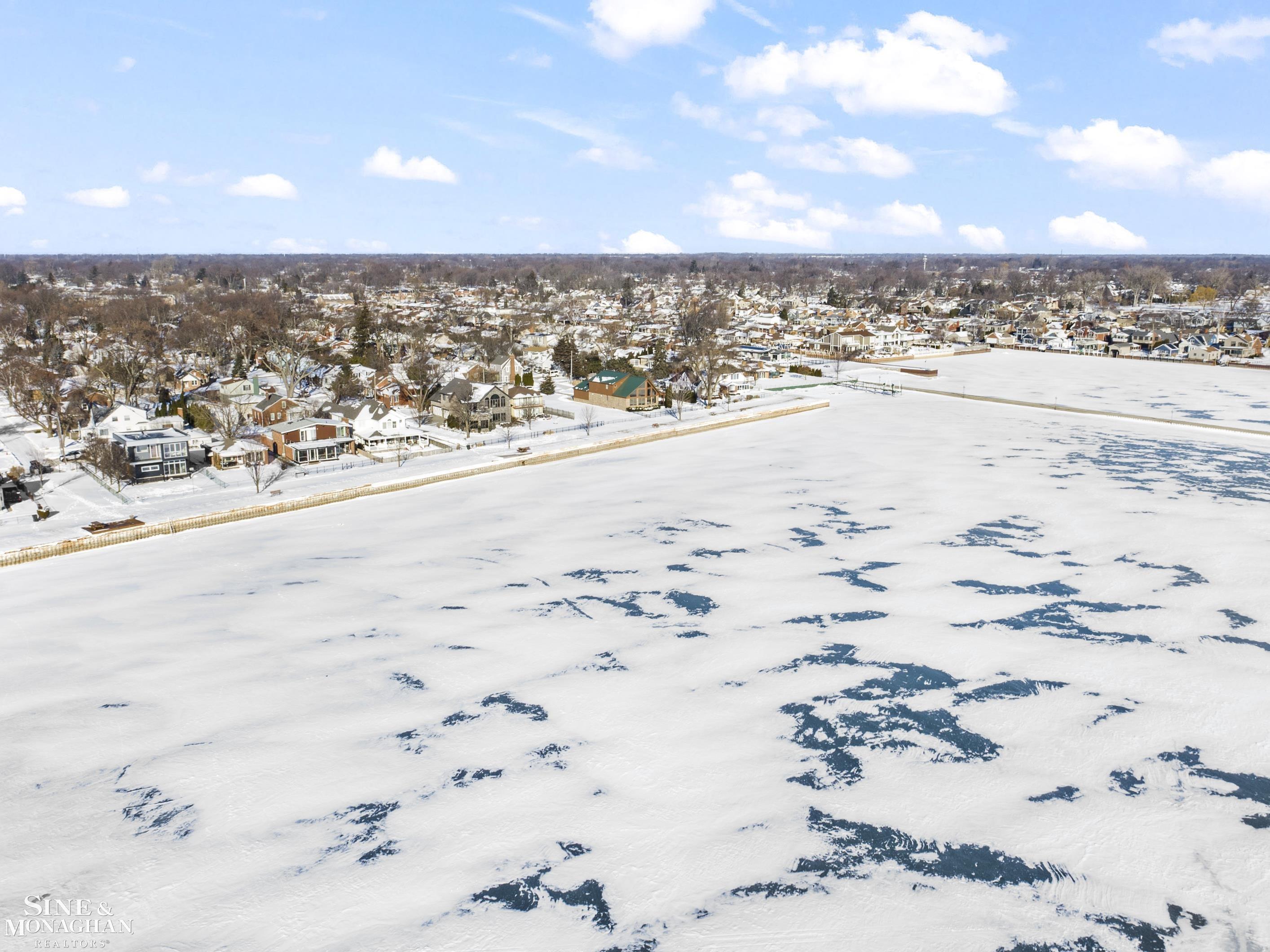 Saint Clair Shores, MI, 48081