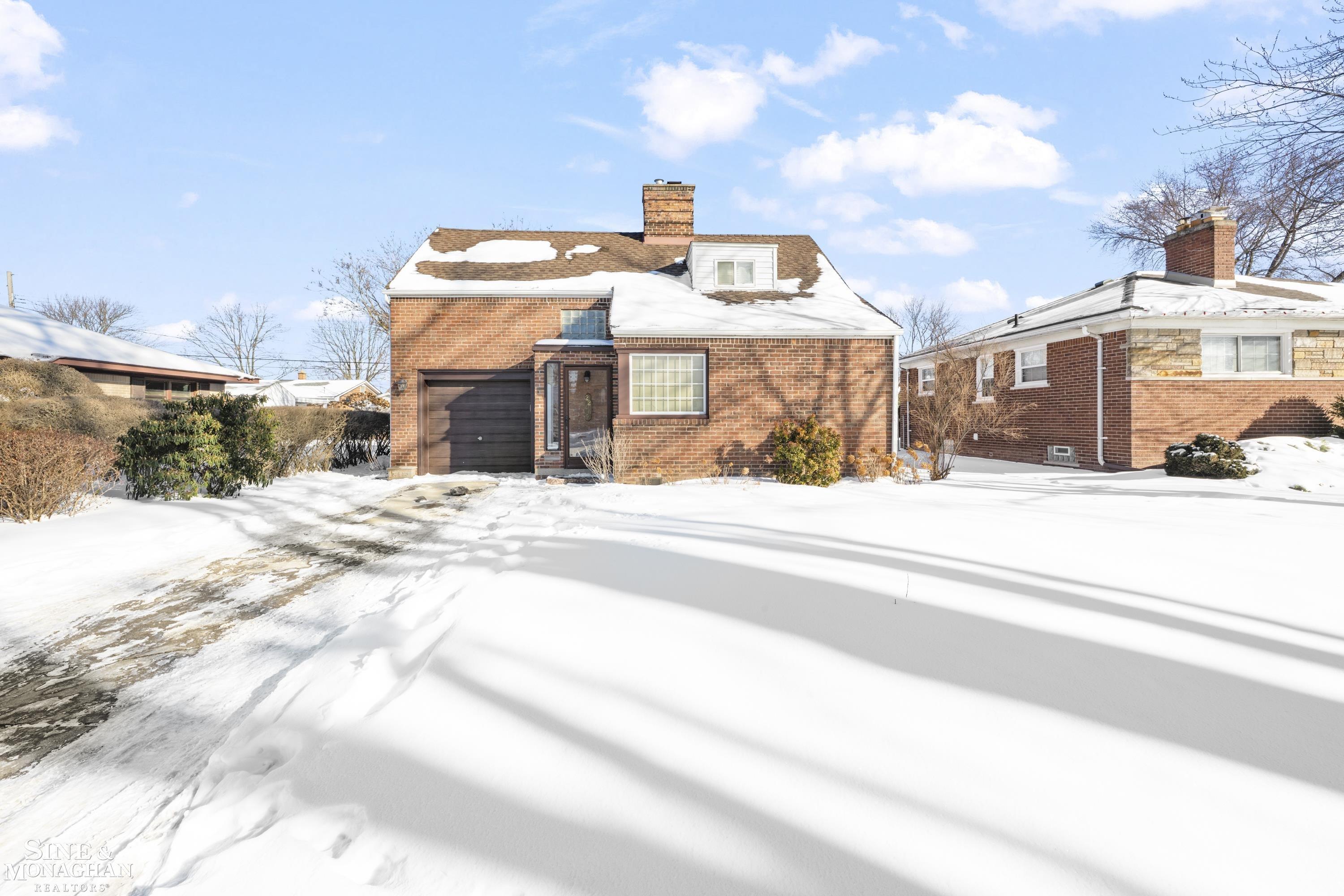 Saint Clair Shores, MI, 48081