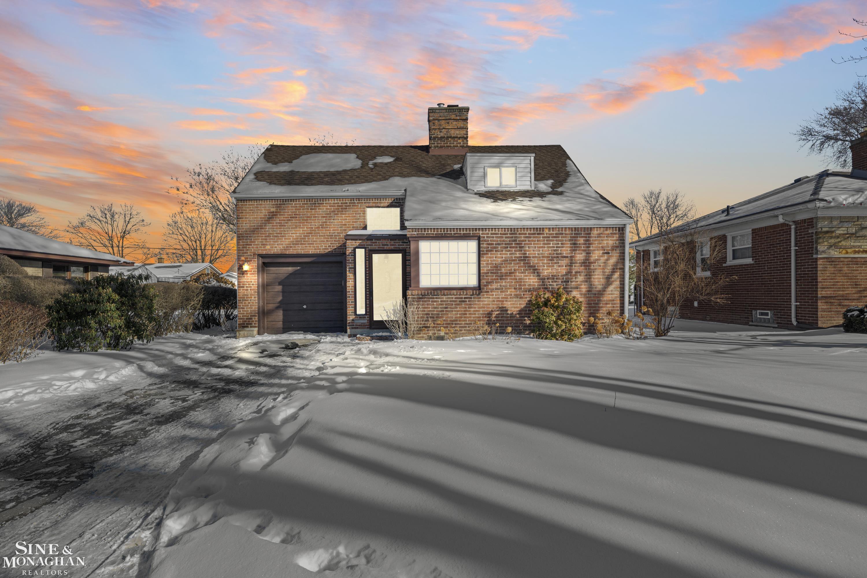 Saint Clair Shores, MI, 48081