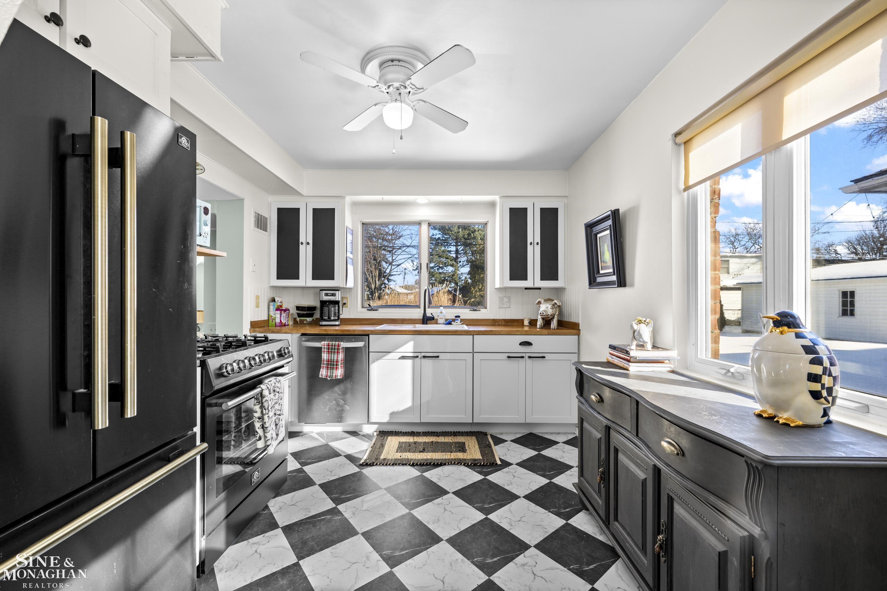 Saint Clair Shores, MI, 48081