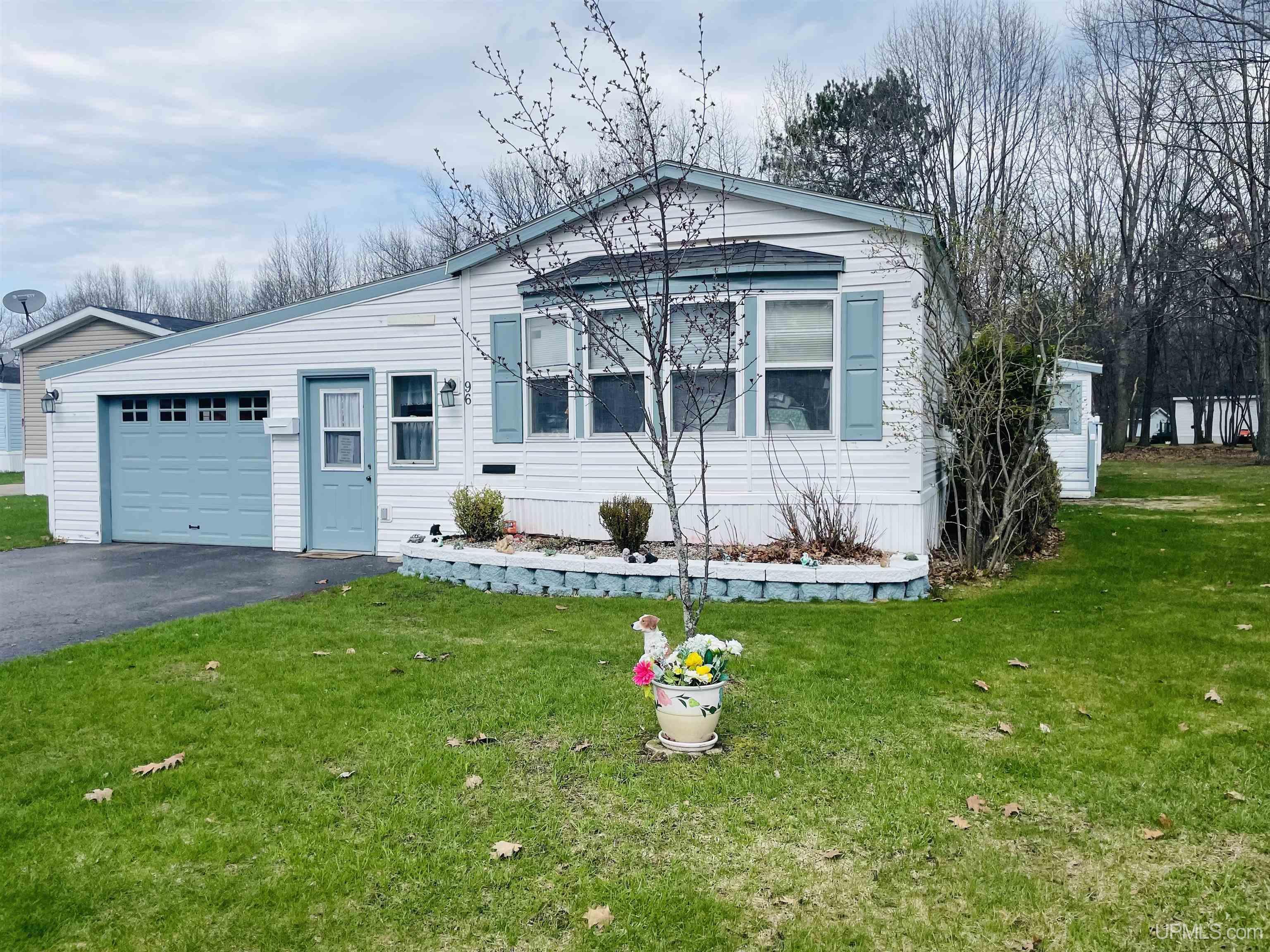 155 29th Street UNIT&nbsp;96, Gladstone, MI, 49837