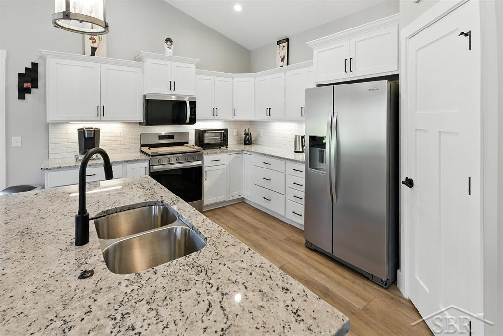 701 Broadhead Drive, Midland, MI, 48642