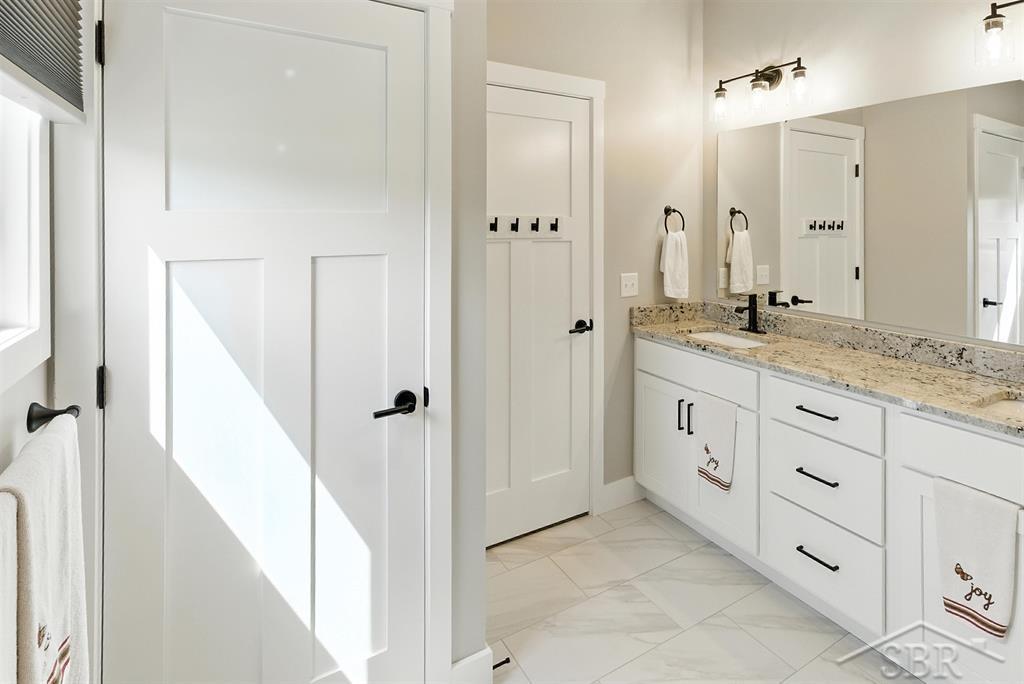 701 Broadhead Drive, Midland, MI, 48642