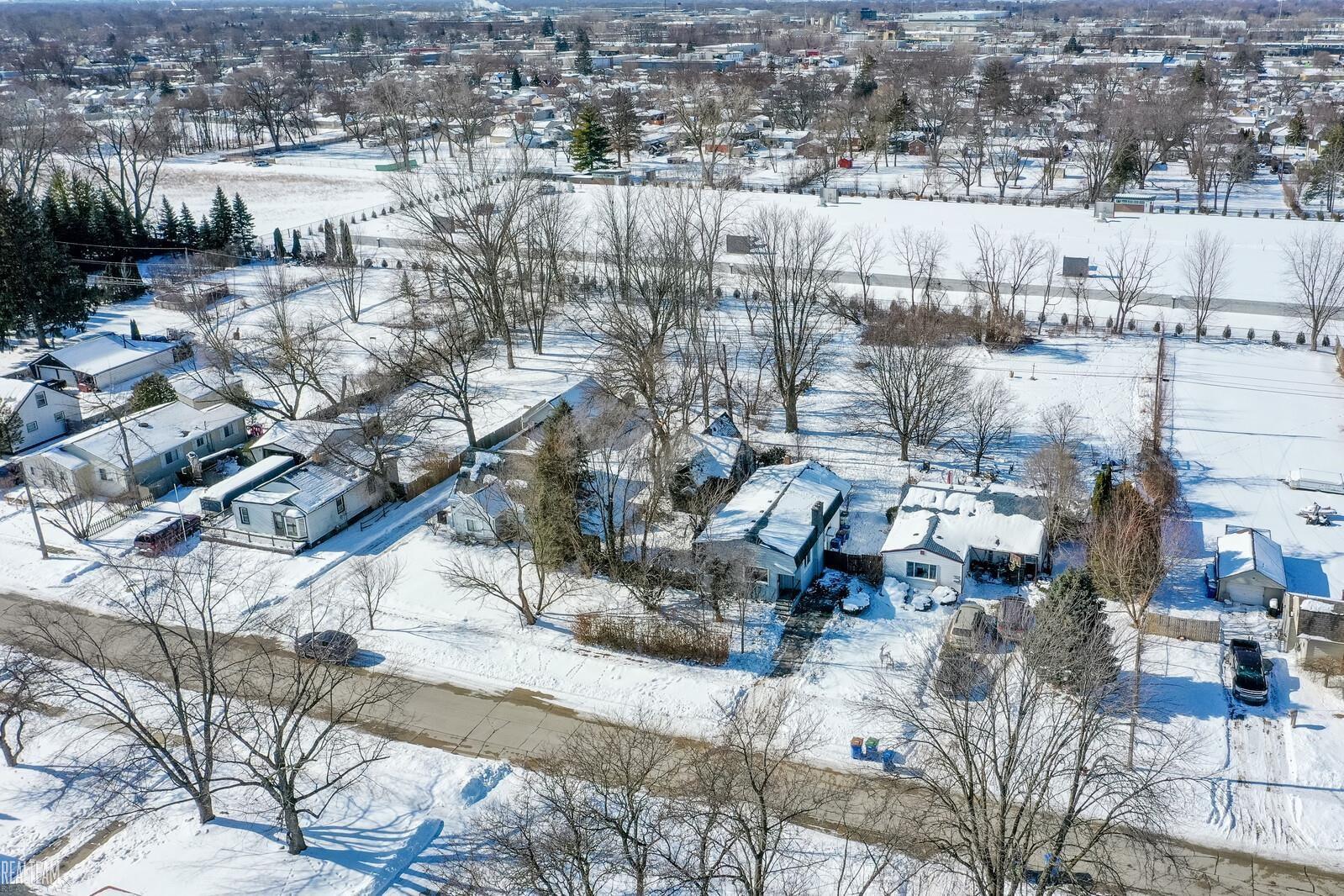 23391 Lawson Avenue photo 4