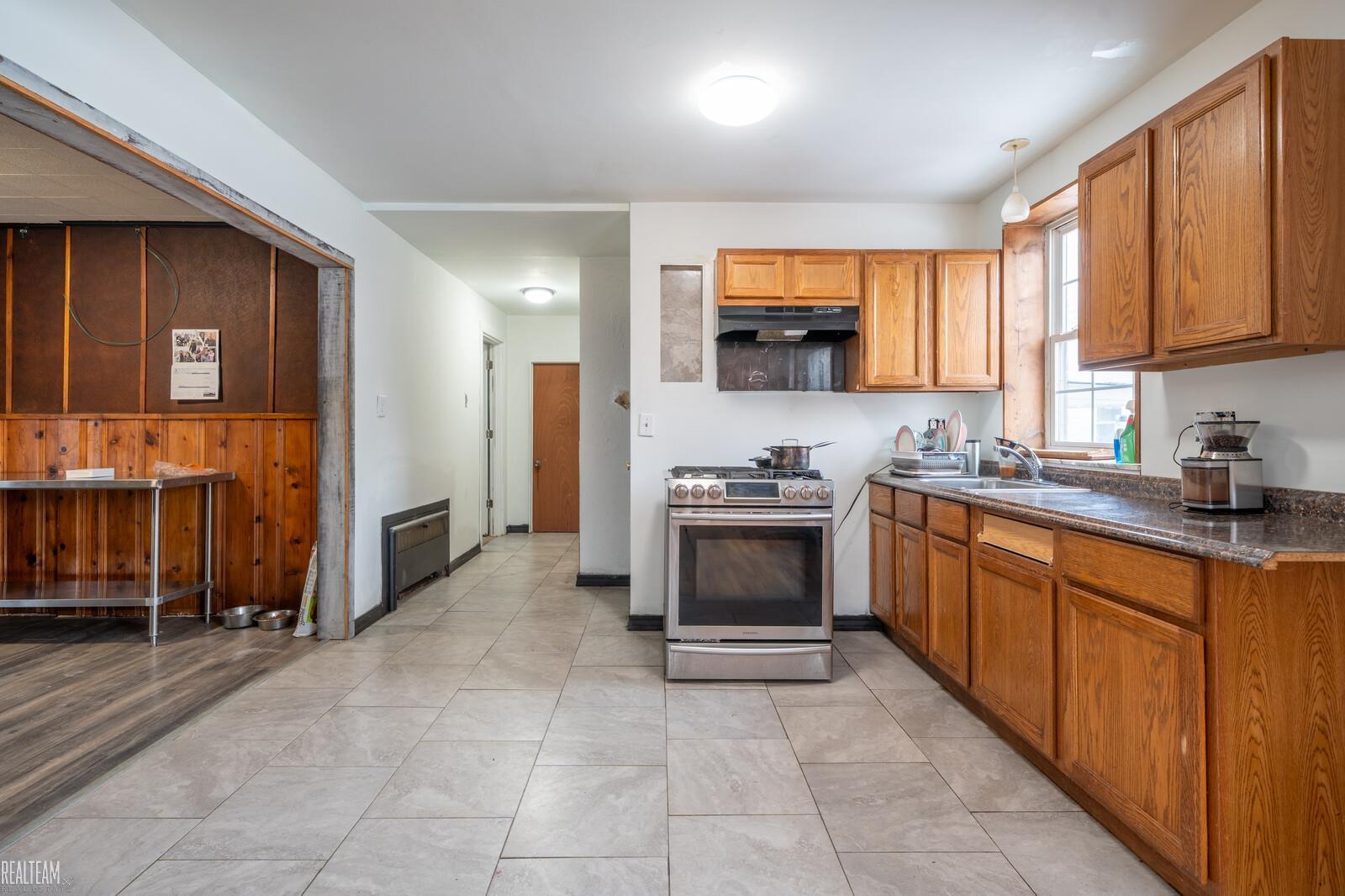 23391 Lawson Avenue photo 9
