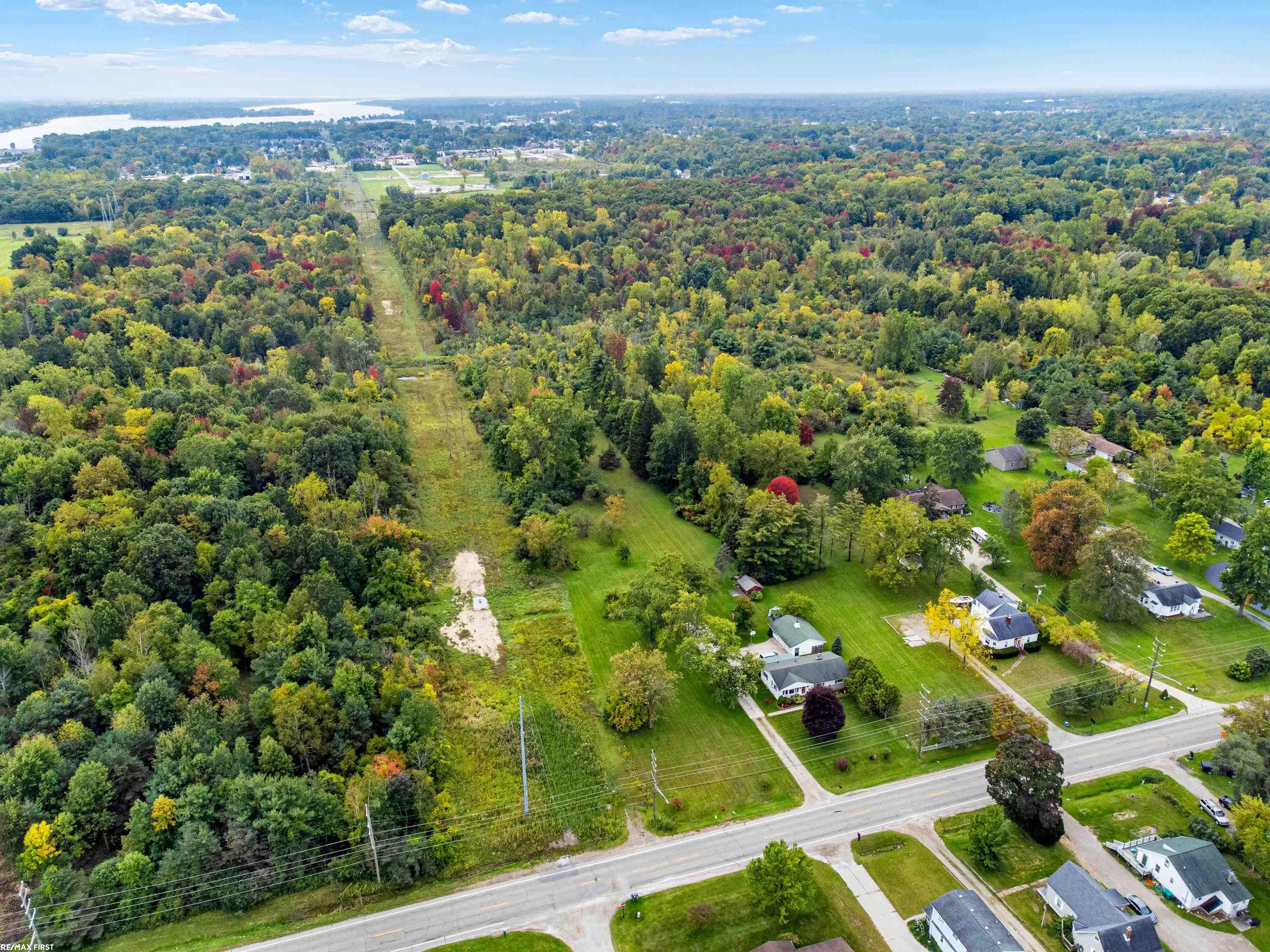 Homes for sale in Marysville, MI | 3605 Ravenswood Rd, Marysville, MI 48040 | MLS# 50198902