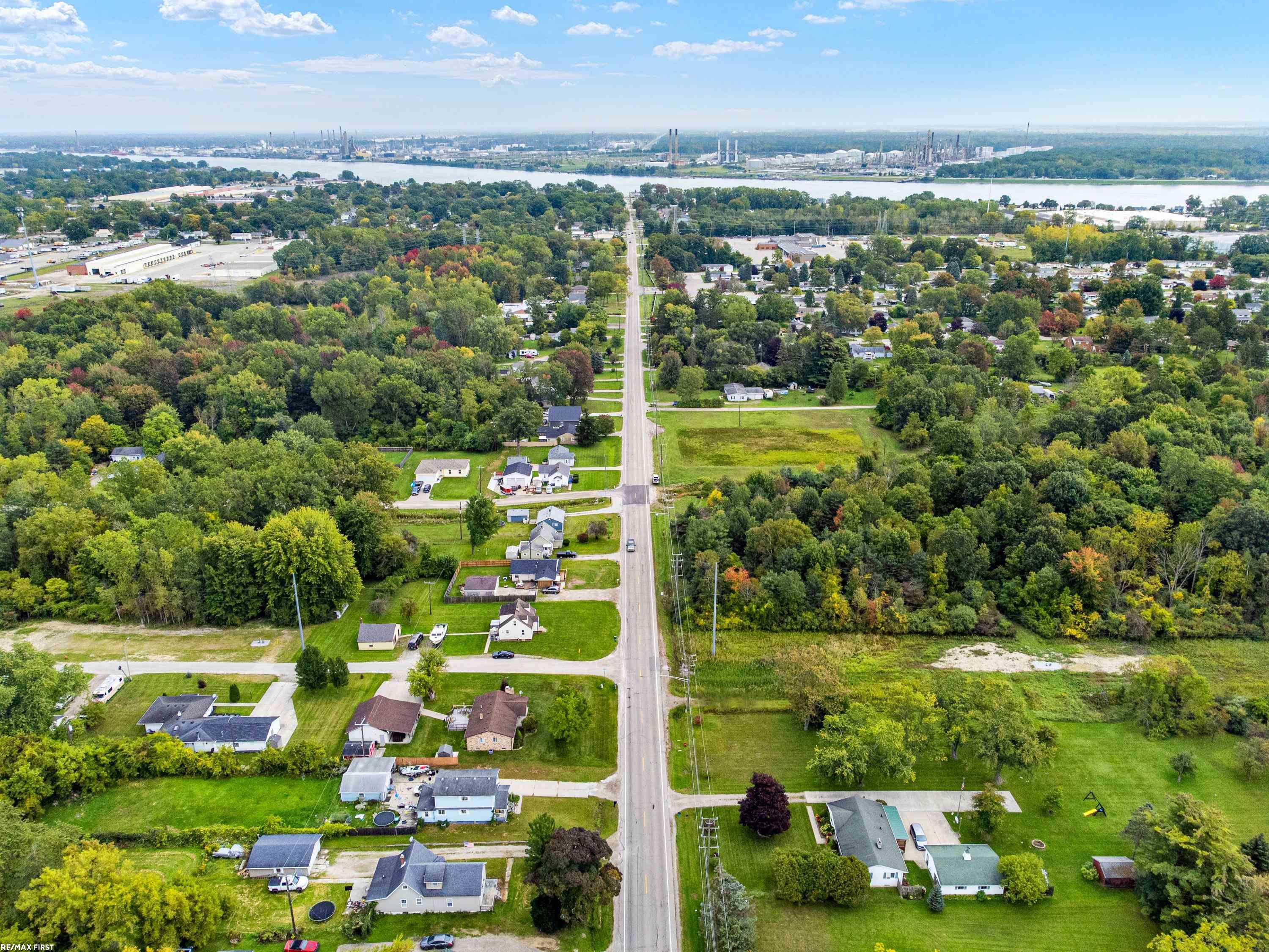 Homes for sale in Marysville, MI | 3605 Ravenswood Rd, Marysville, MI 48040 | MLS# 50198902