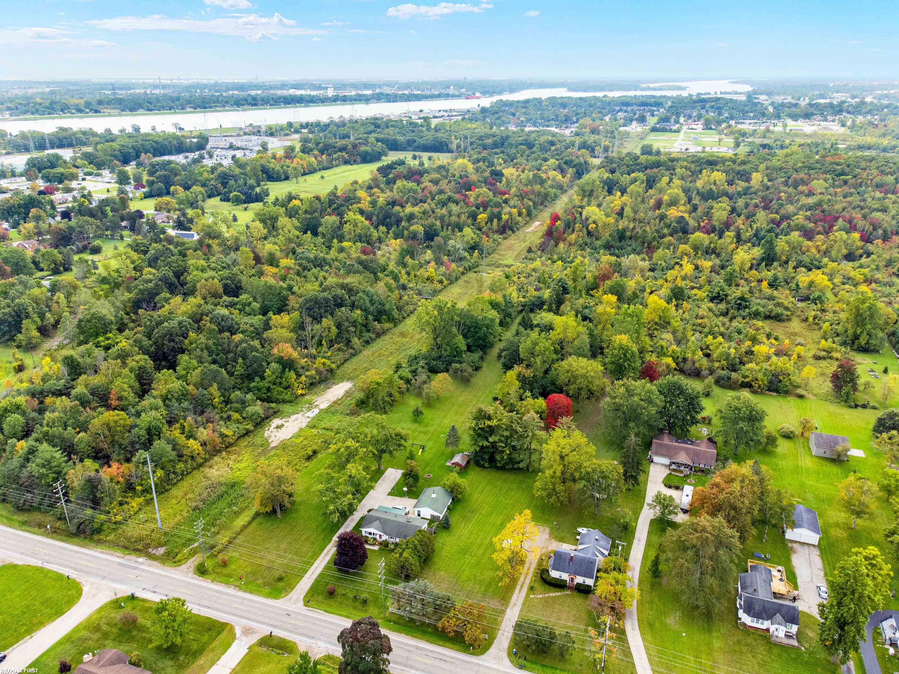 Homes for sale in Marysville, MI | 3605 Ravenswood Rd, Marysville, MI 48040 | MLS# 50198902