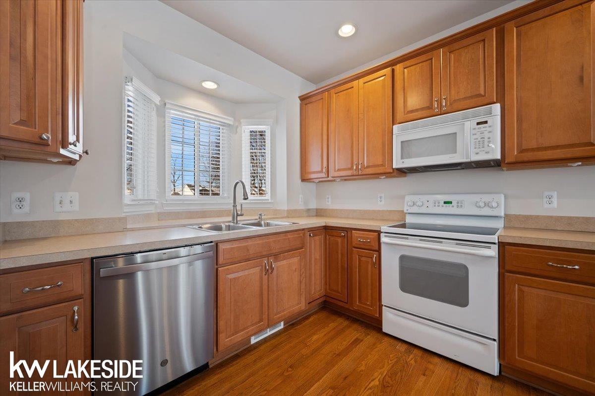 Clinton Township, MI, 48038