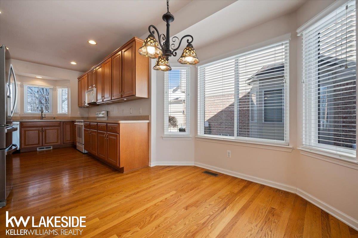 Clinton Township, MI, 48038