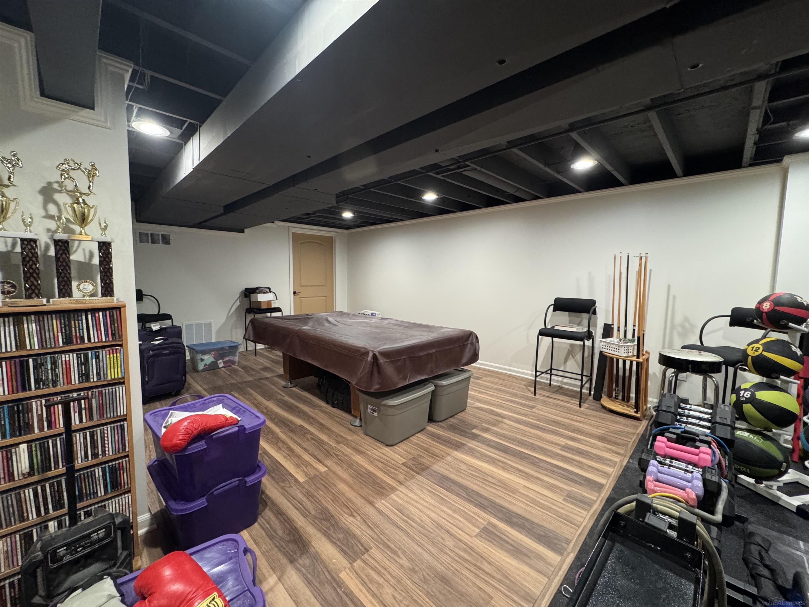 Homes for sale in New Baltimore, MI | 54649 Bradshaw Dr, New Baltimore, MI 48047 | MLS# 50198941