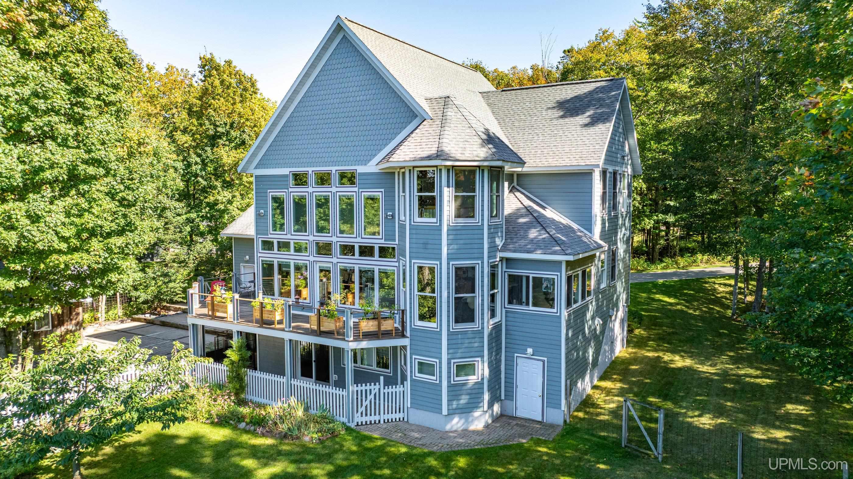 Homes for sale in Calumet, MI | 59357 N Lakeshore Dr, Calumet, MI 49913 | MLS# 50198953