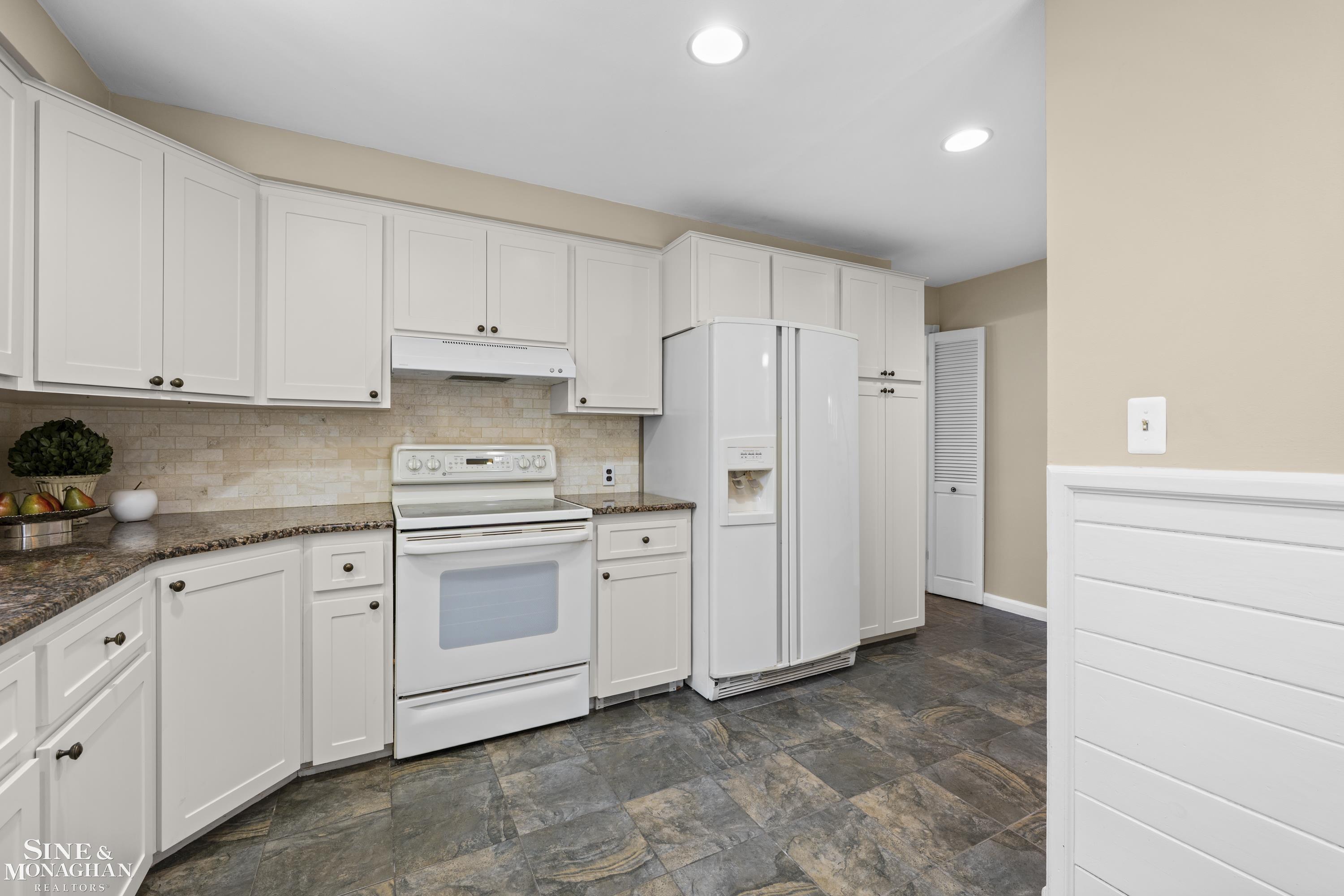 Grosse Pointe Farms, MI, 48236