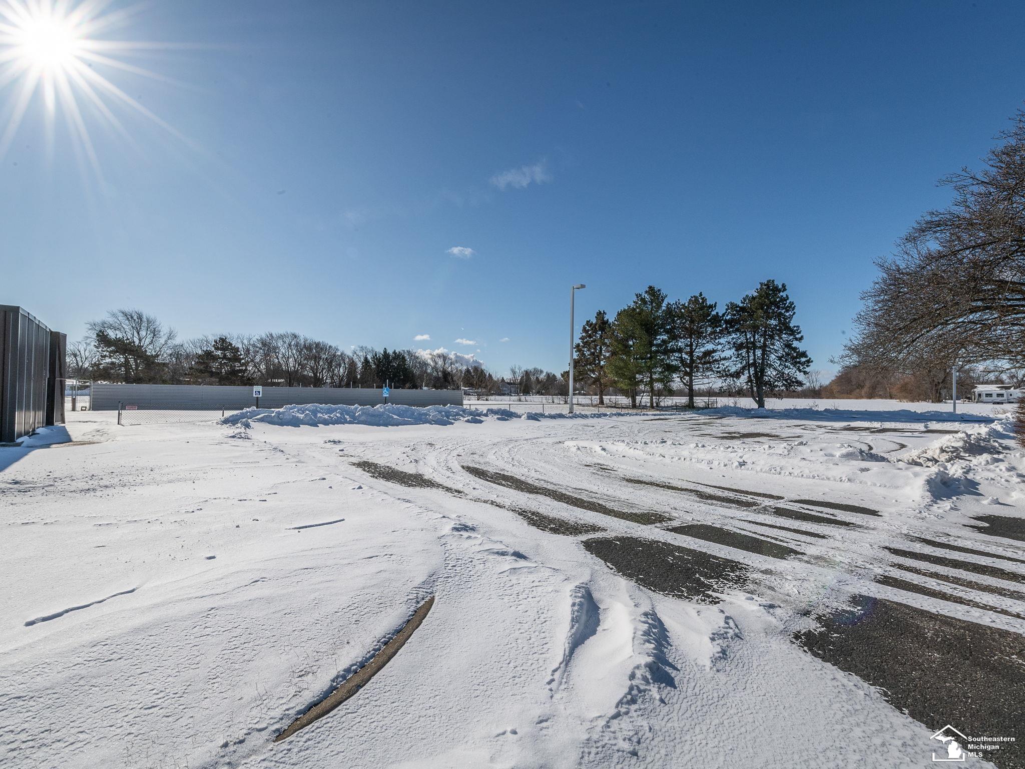 2400 N Dixie Highway, Monroe, MI, 48162