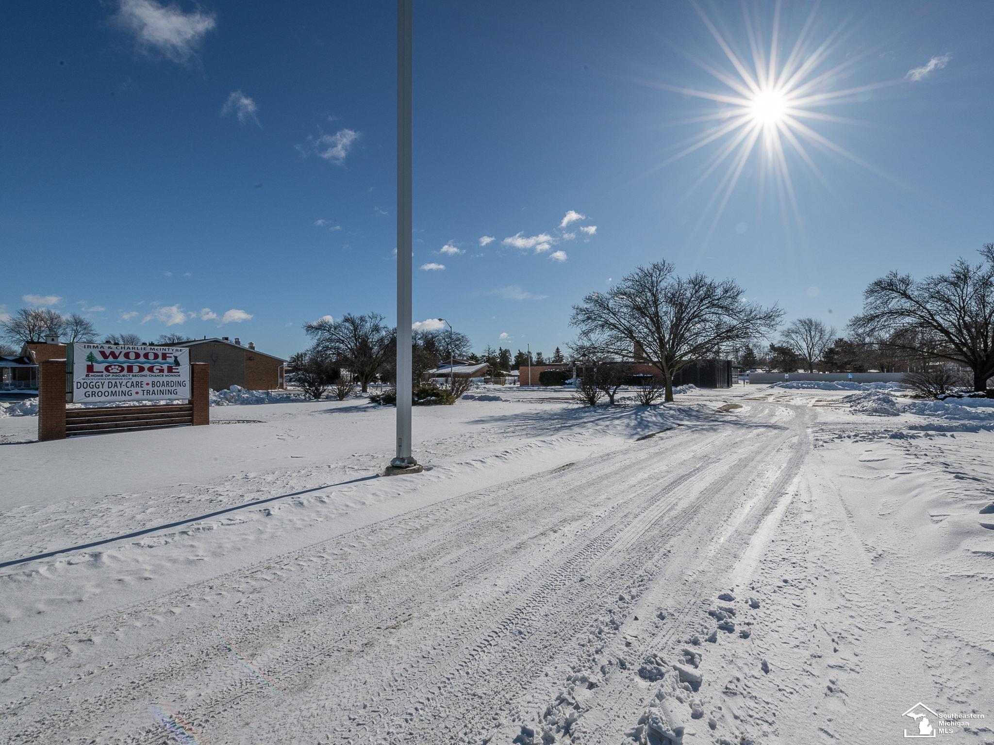 2400 N Dixie Highway, Monroe, MI, 48162