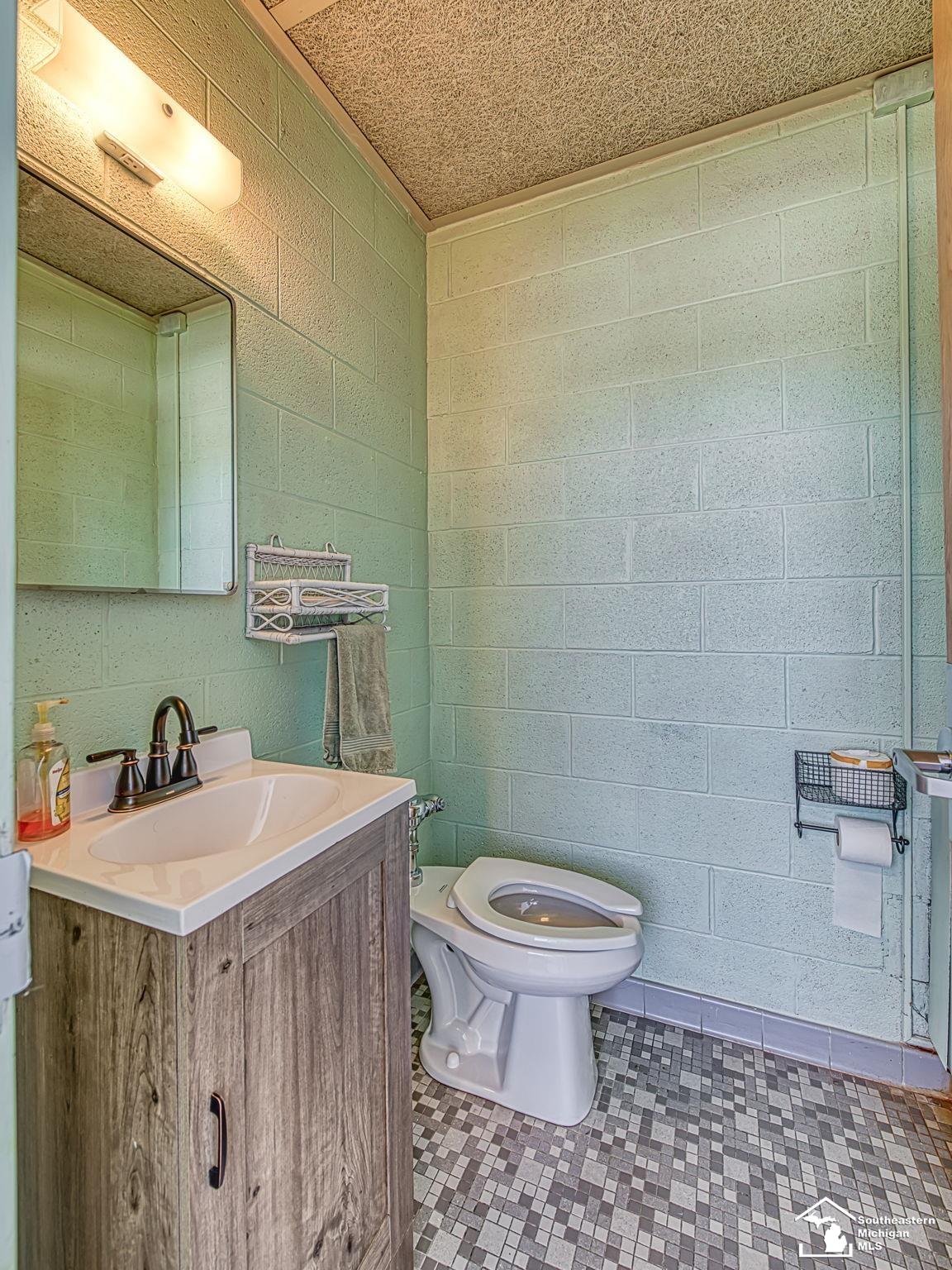 2400 N Dixie Highway, Monroe, MI, 48162