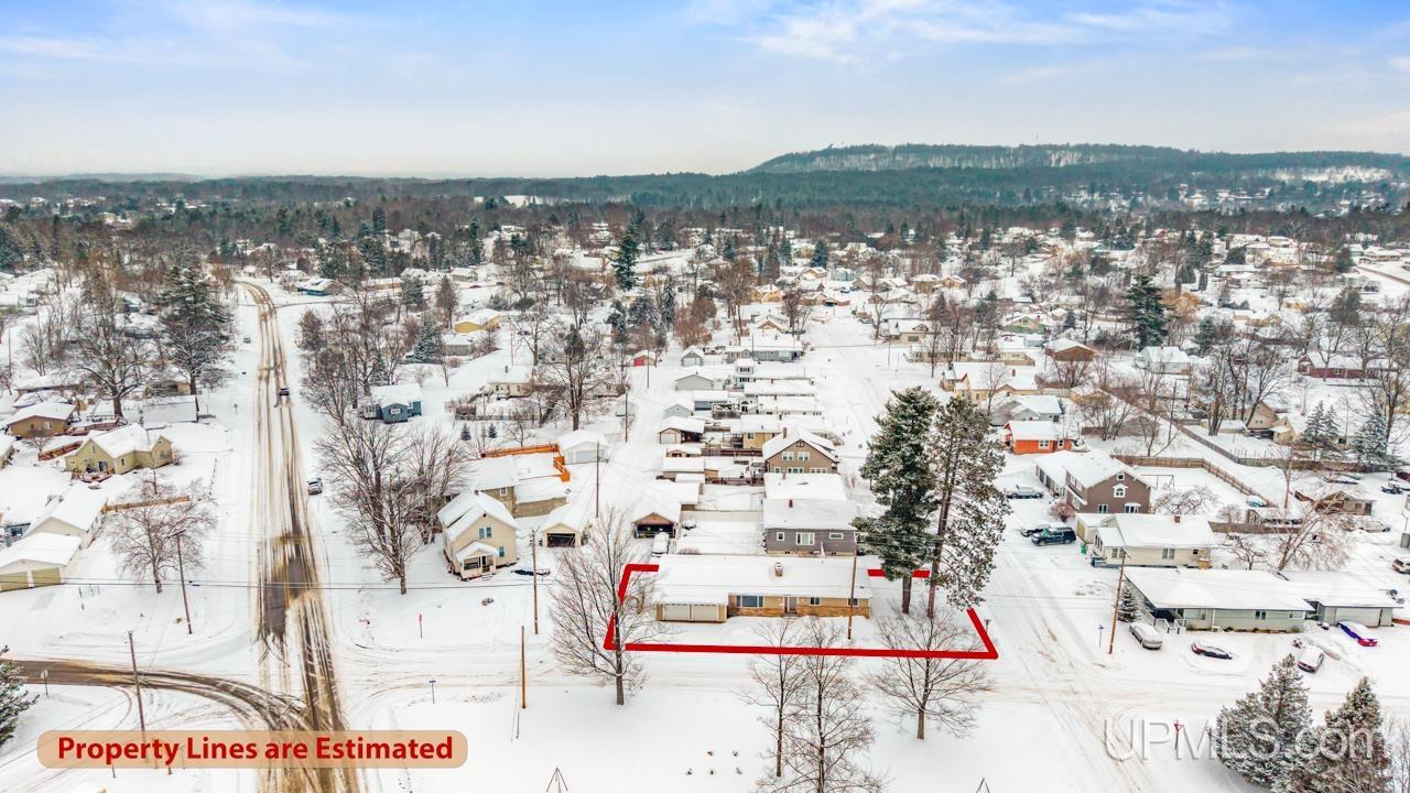 Homes for sale in Kingsford, MI | 201 Cleveland Ave, Kingsford, MI 49802 | MLS# 50199081