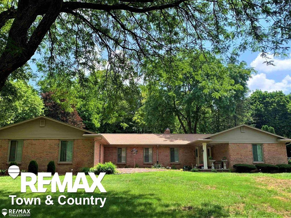 1260 Springborrow Drive, Flint, MI, 48532