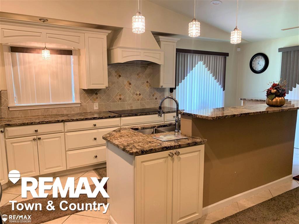 1260 Springborrow Drive, Flint, MI, 48532