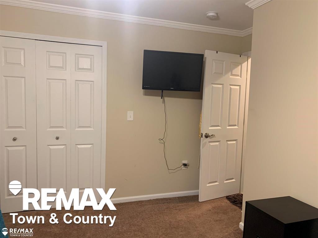 1260 Springborrow Drive, Flint, MI, 48532