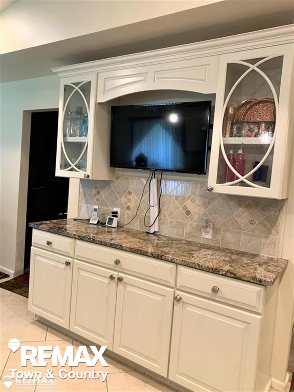 1260 Springborrow Drive, Flint, MI, 48532