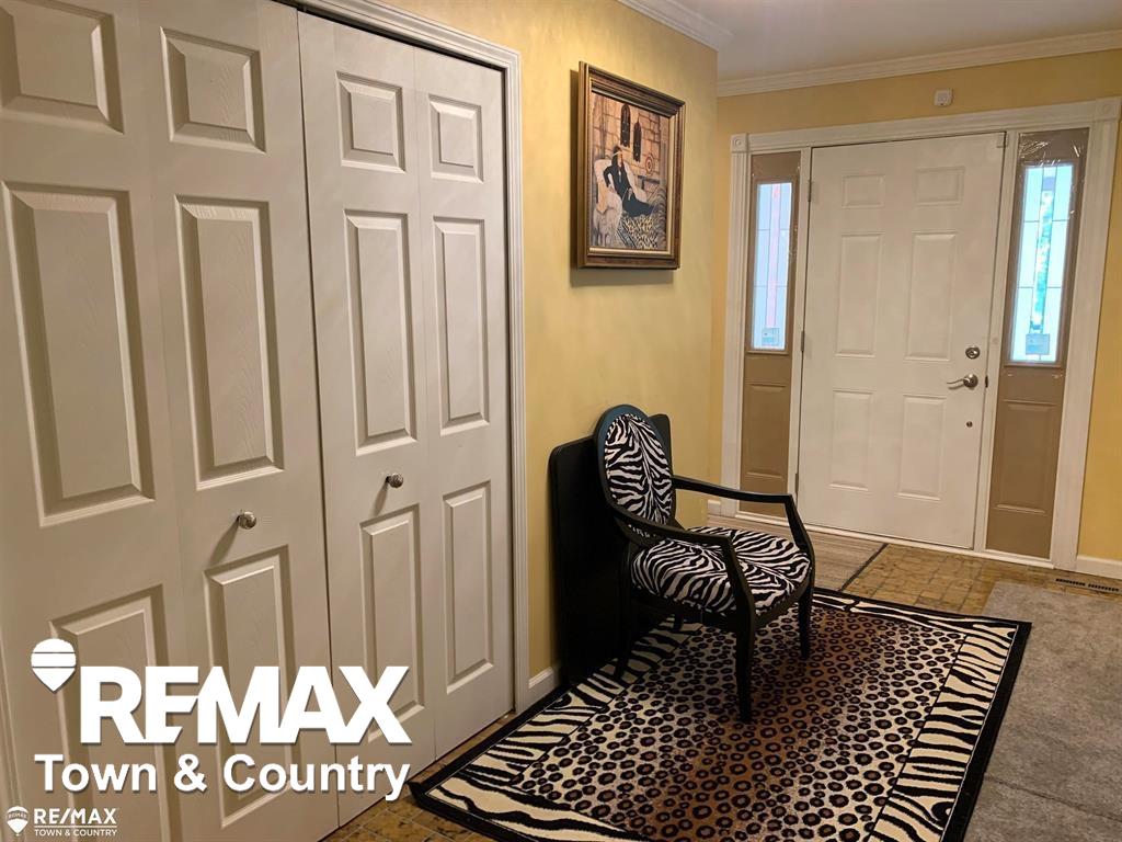 1260 Springborrow Drive, Flint, MI, 48532