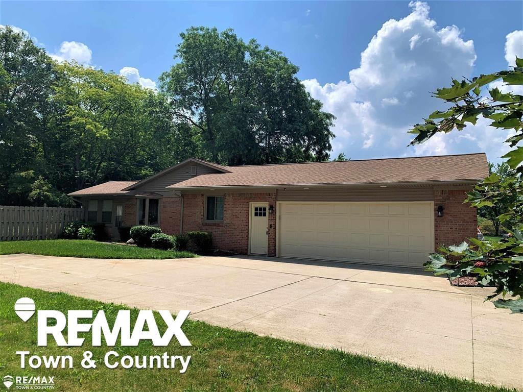 1260 Springborrow Drive, Flint, MI, 48532