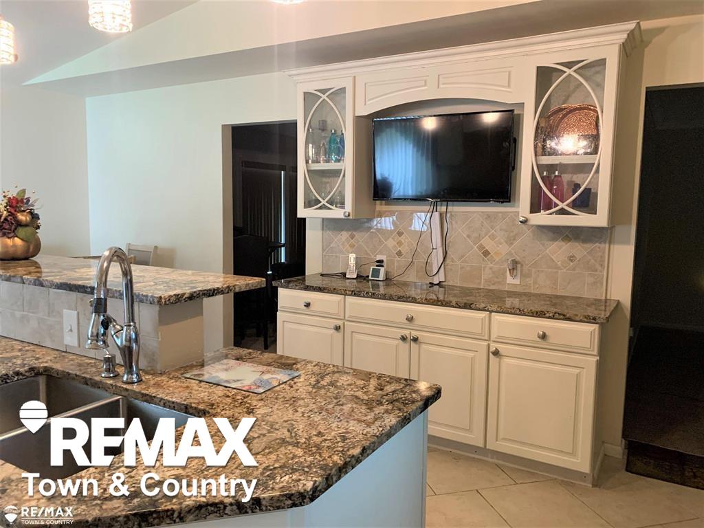 1260 Springborrow Drive, Flint, MI, 48532