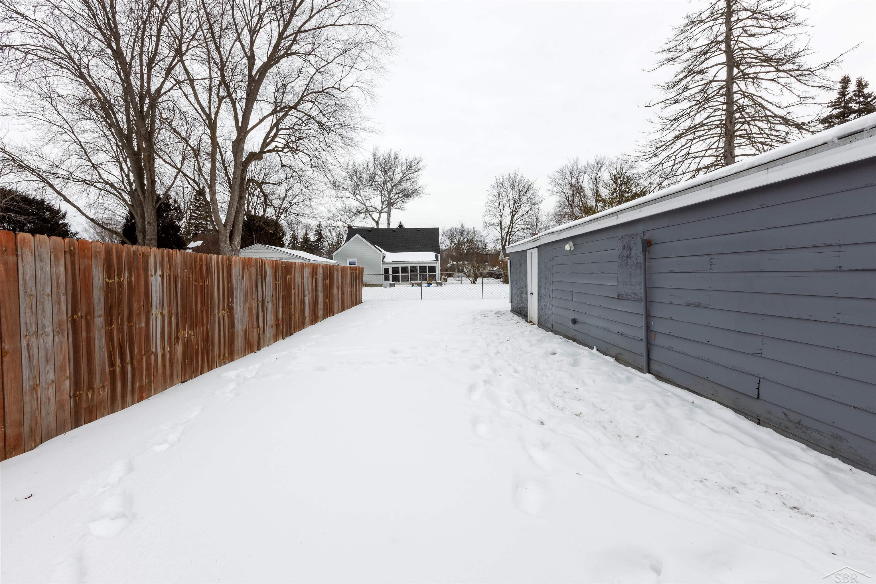 1542 Beech Street, Saginaw, MI, 48602-486