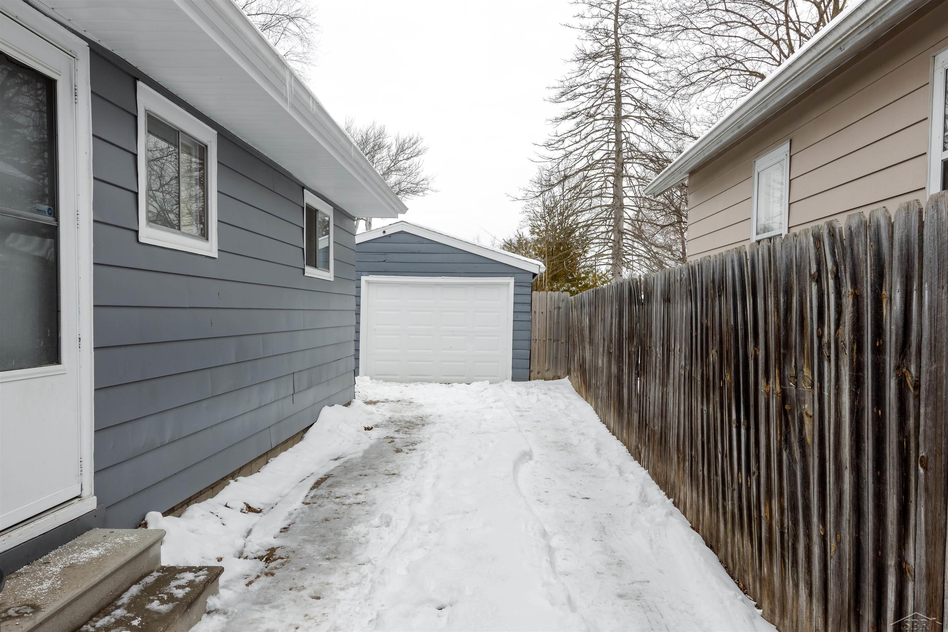 1542 Beech Street, Saginaw, MI, 48602-486