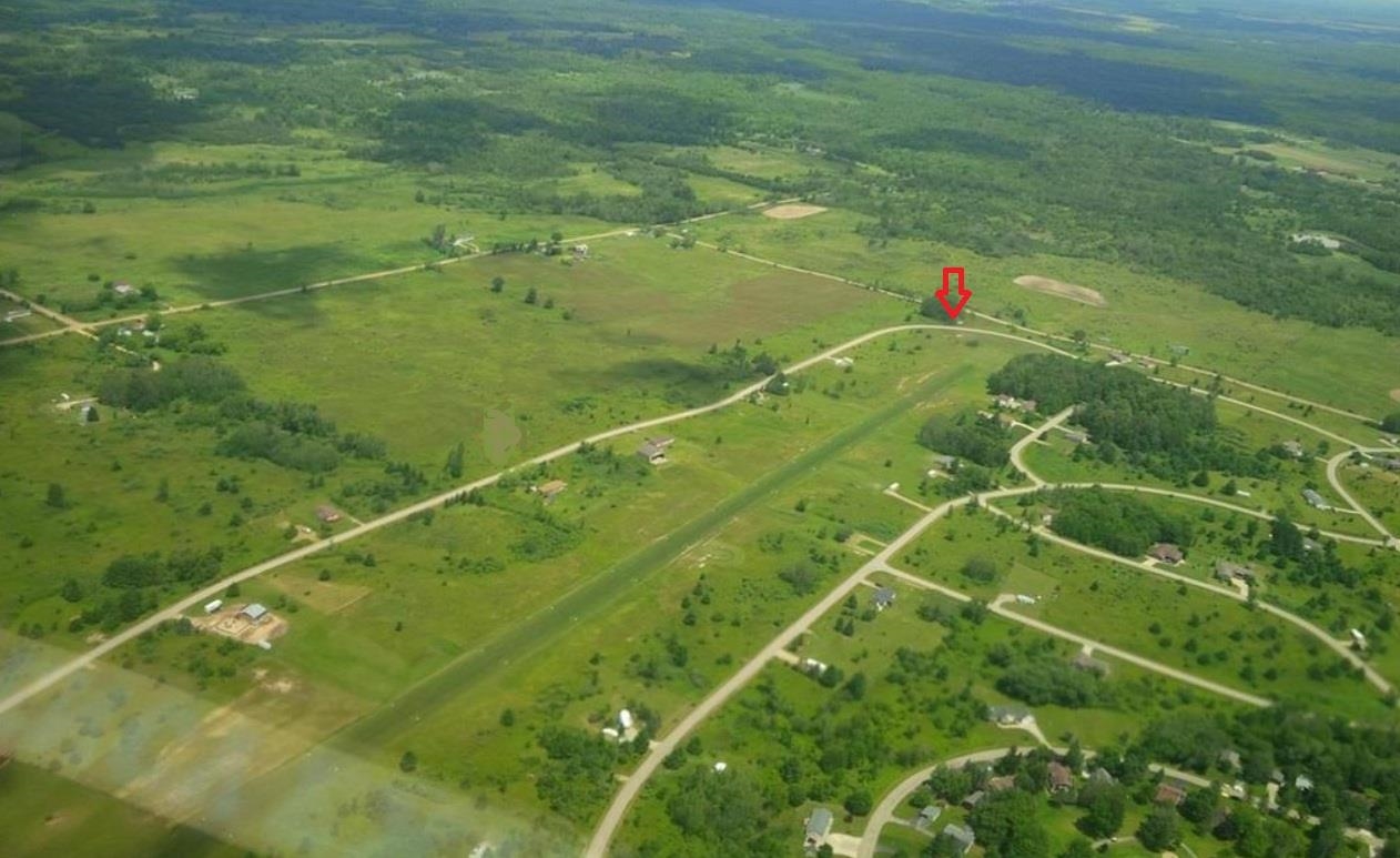 1598 Highlanders Way photo 4