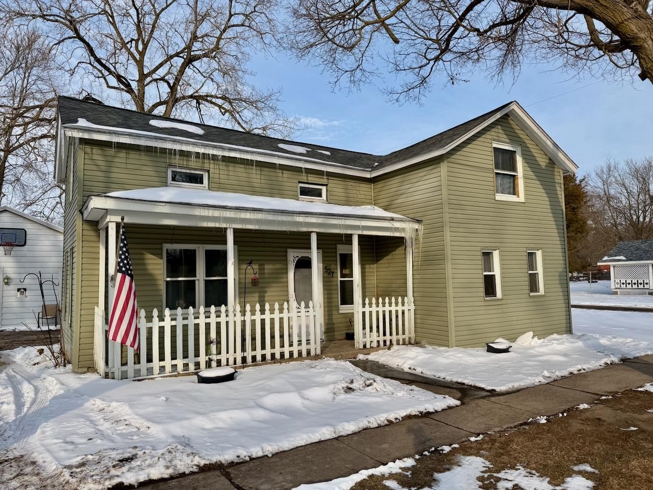 Homes for sale in Chesaning, MI | 527 N Line St, Chesaning, MI 48616 | MLS# 50199168