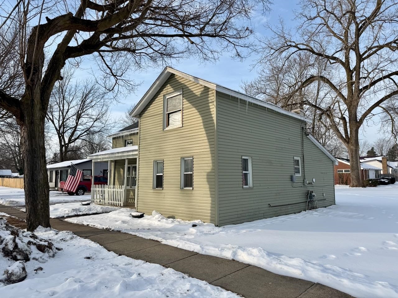 Homes for sale in Chesaning, MI | 527 N Line St, Chesaning, MI 48616 | MLS# 50199168