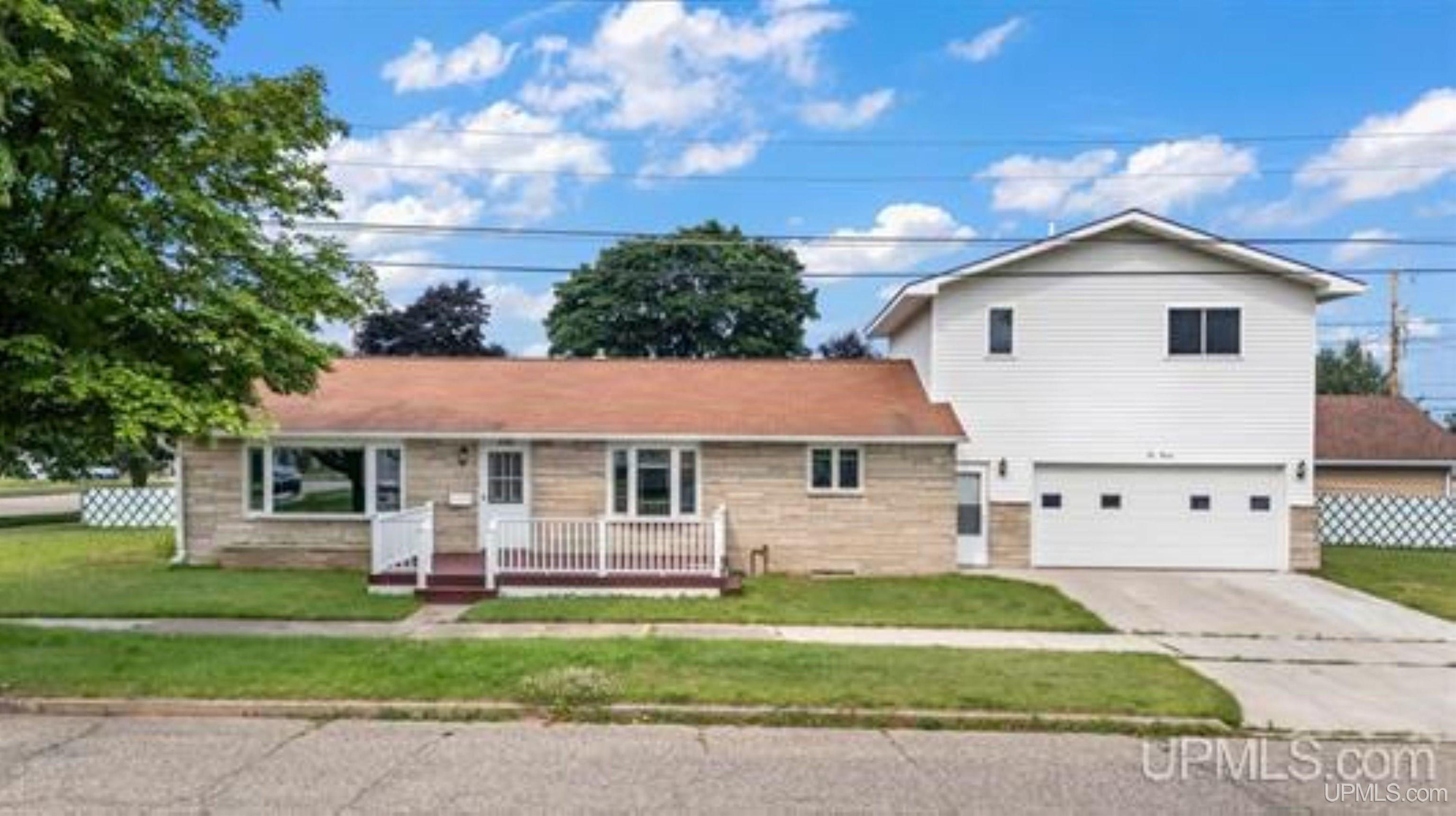 2nd image of 1020 S 18th Street Ave, Escanaba, MI 49829 | MLS# 50199195
