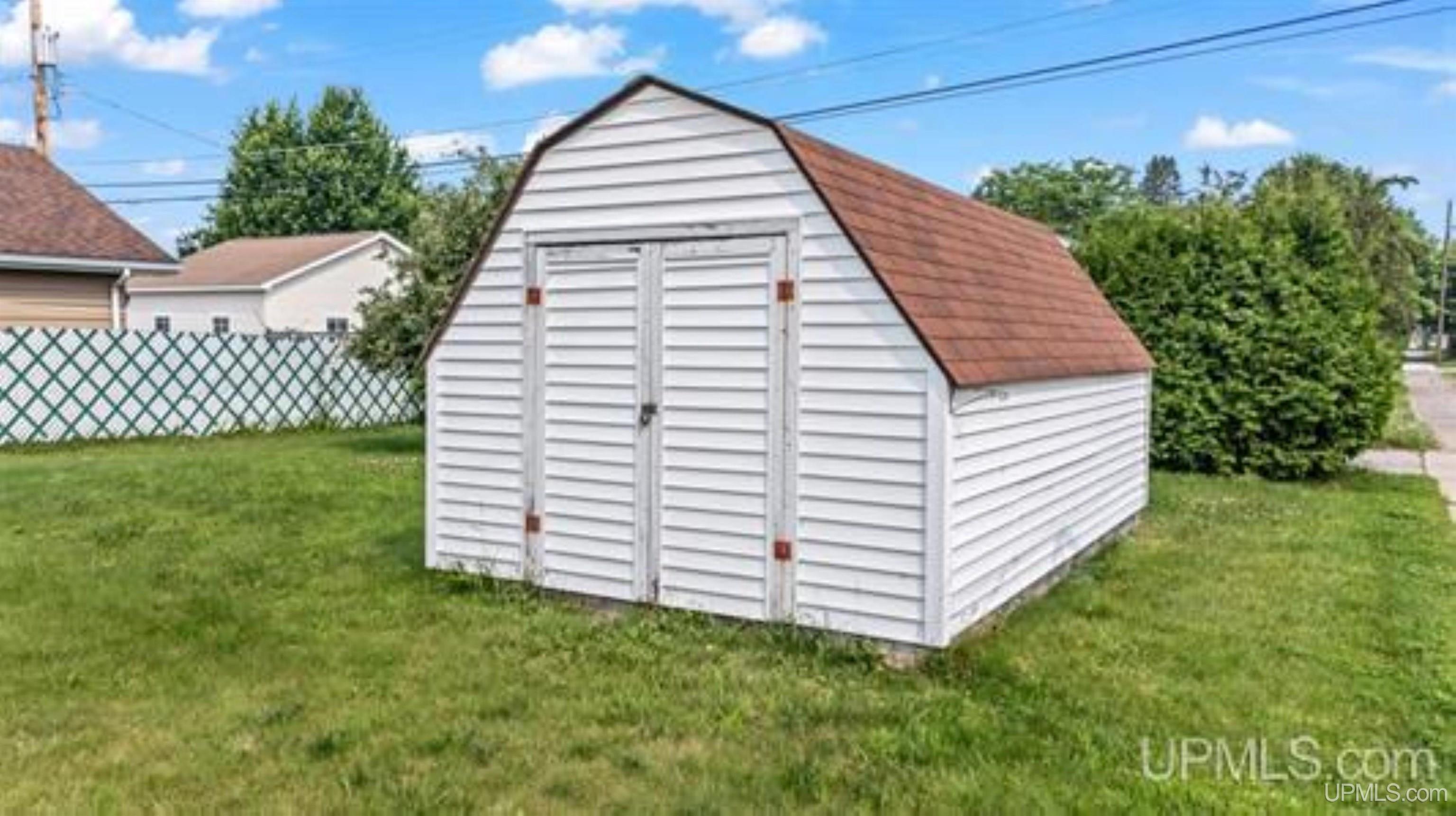 Homes for sale in Escanaba, MI | 1020 S 18Th Street Ave, Escanaba, MI 49829 | MLS# 50199195