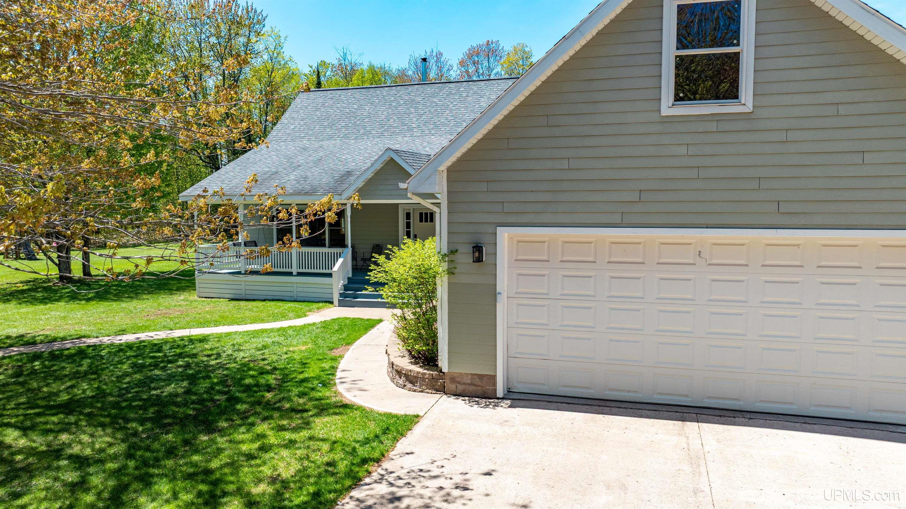 52275 N Superior Road, Houghton, MI, 49931