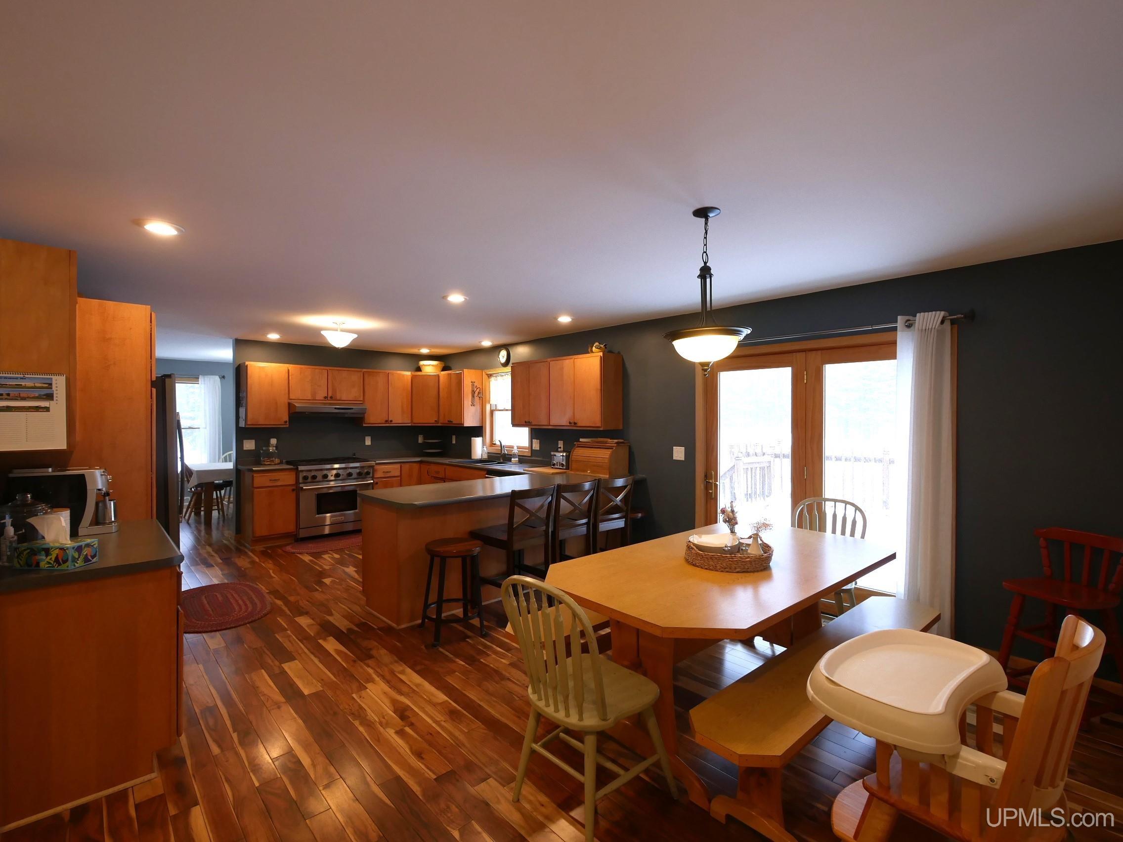 52275 N Superior Road, Houghton, MI, 49931