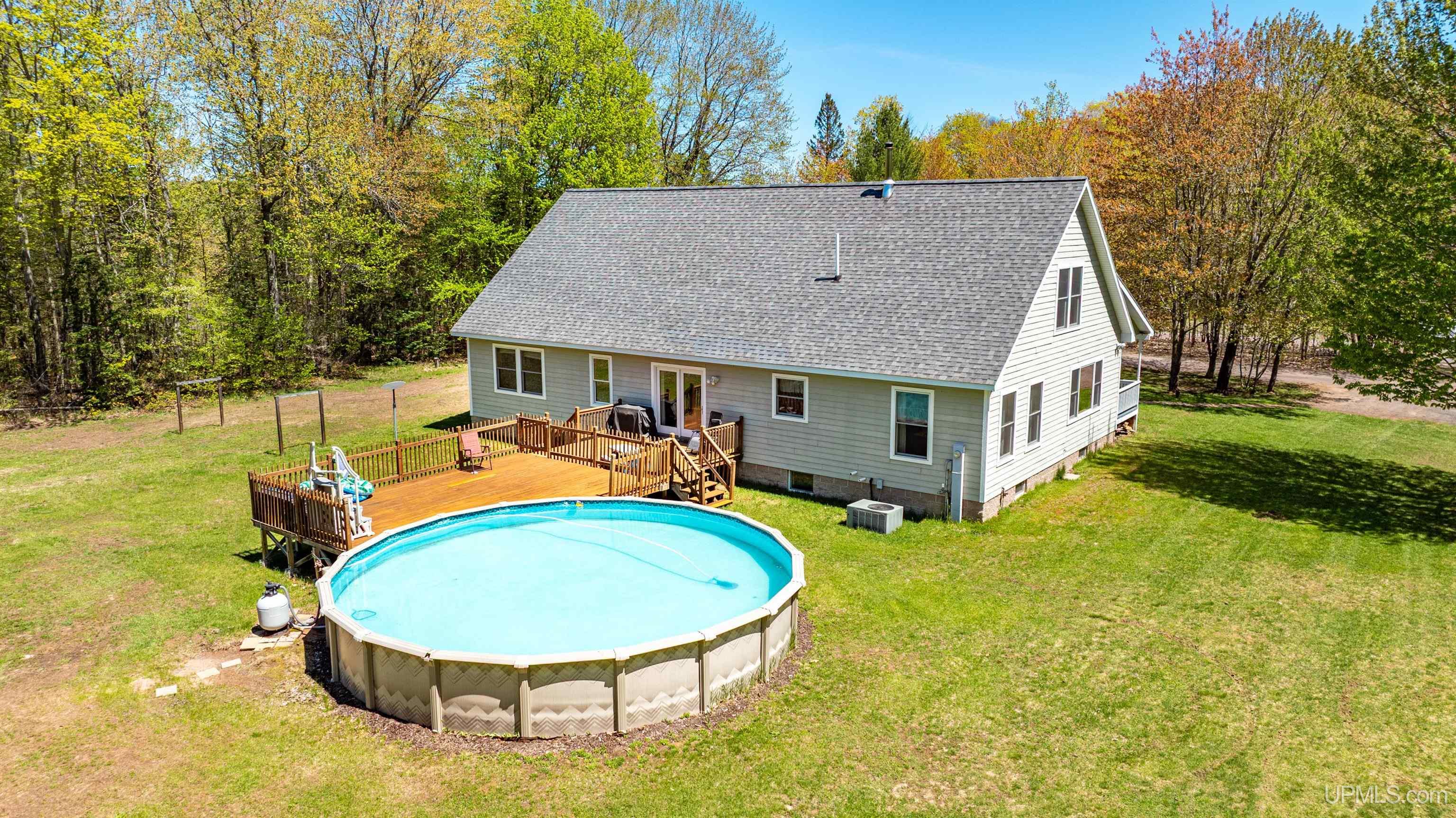 52275 N Superior Road, Houghton, MI, 49931