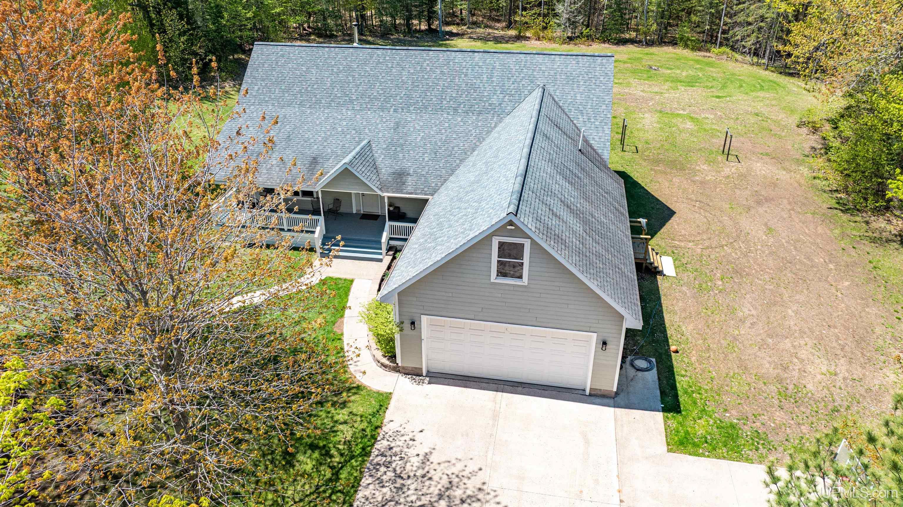 52275 N Superior Road, Houghton, MI, 49931