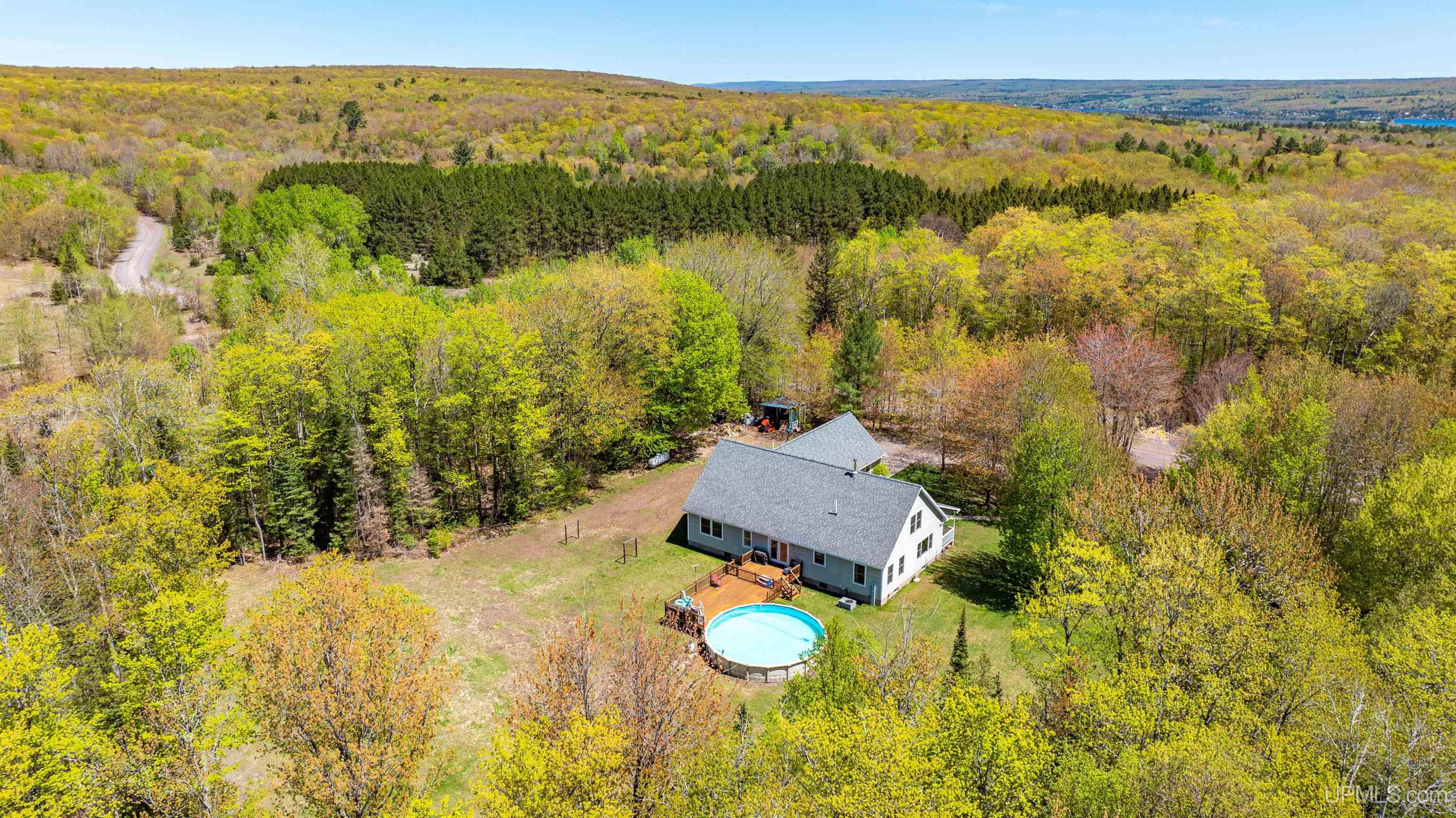 52275 N Superior Road, Houghton, MI, 49931