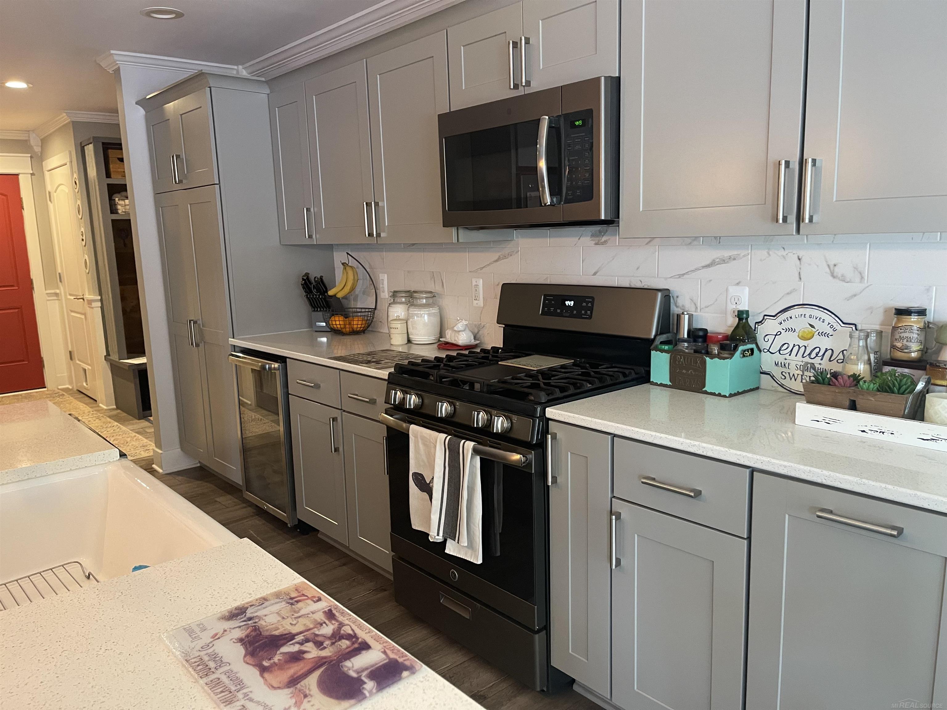 8020 Linden Drive, Almont, MI, 48003