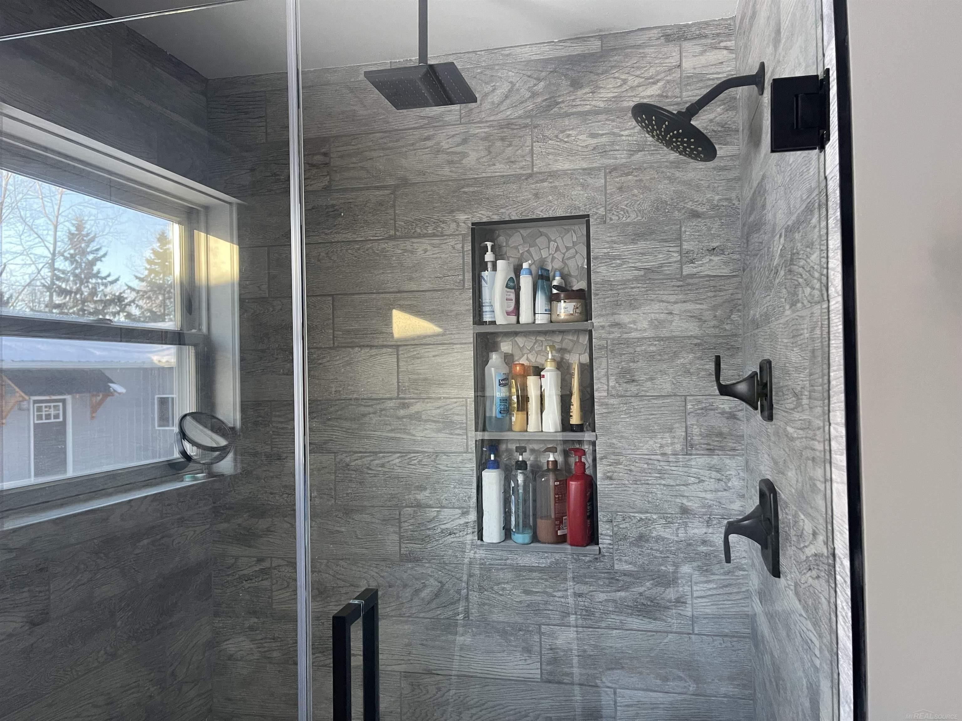 8020 Linden Drive, Almont, MI, 48003