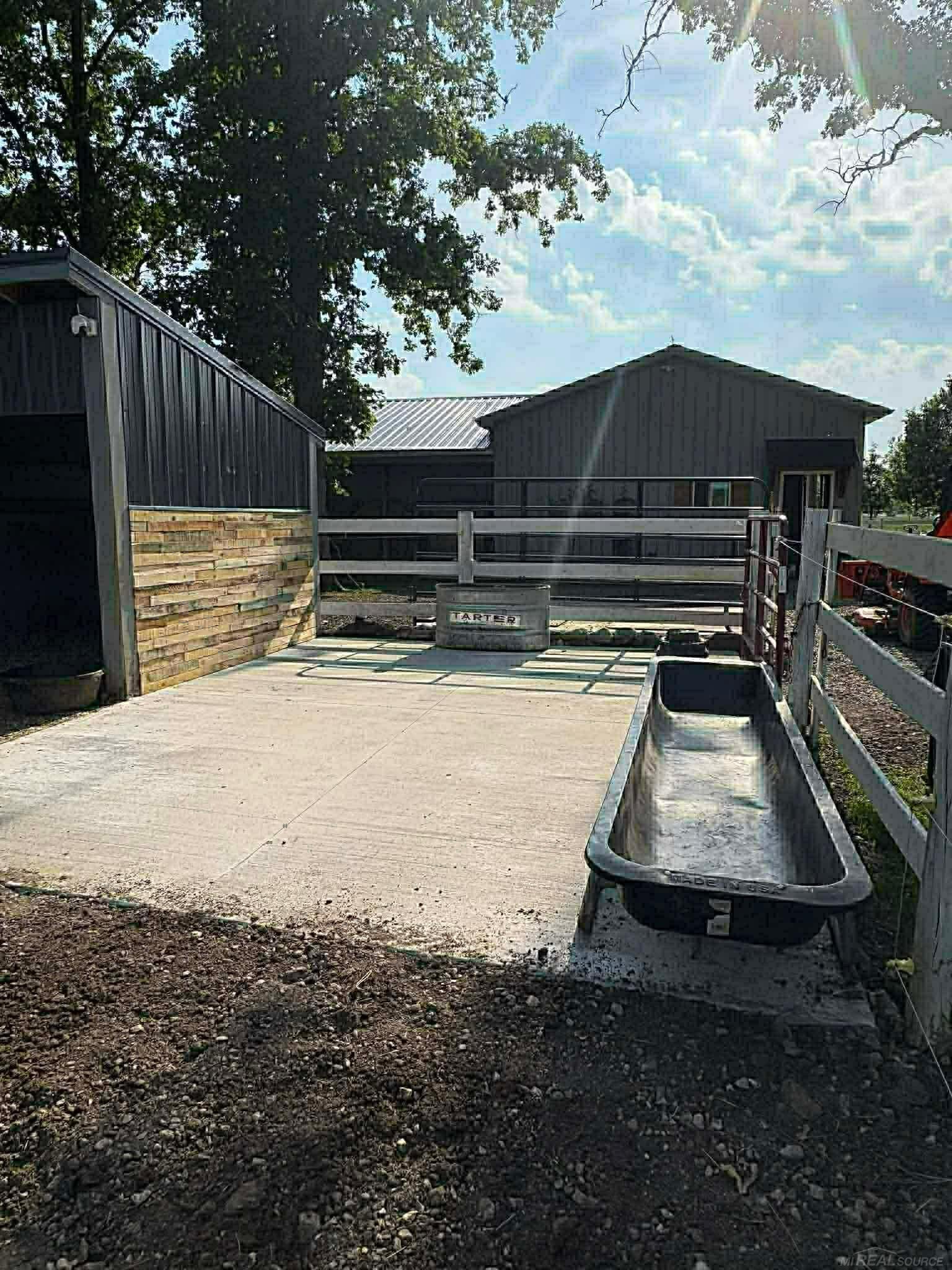 8020 Linden Drive, Almont, MI, 48003