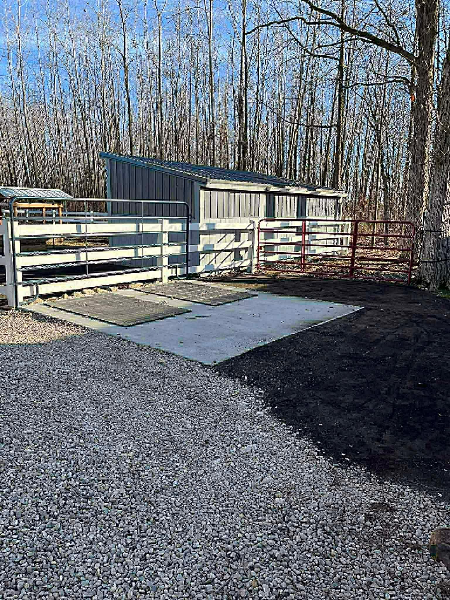 8020 Linden Drive, Almont, MI, 48003