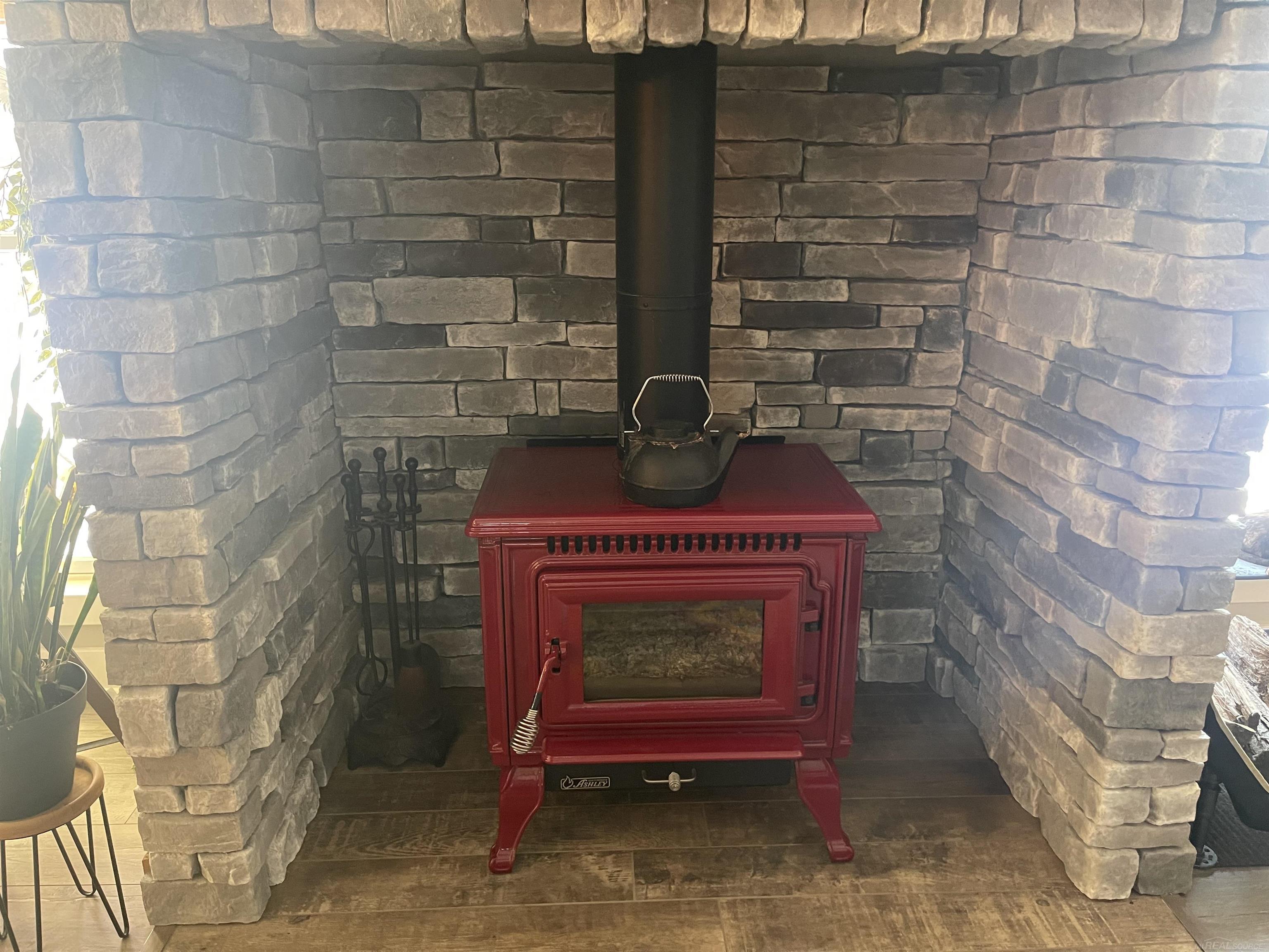 8020 Linden Drive, Almont, MI, 48003