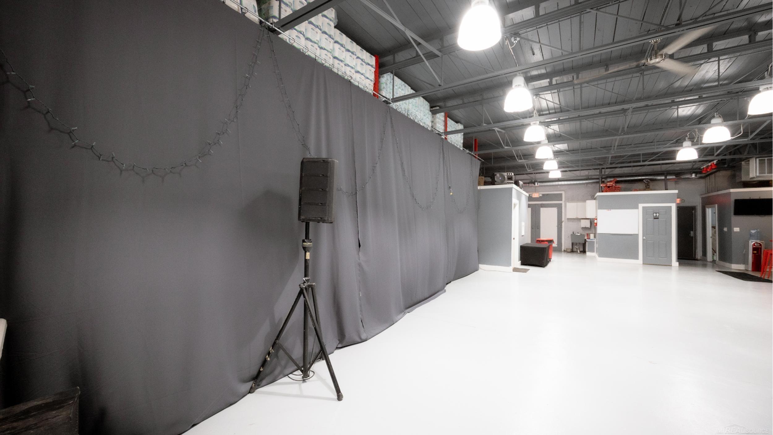 16813 Wyoming Street, Detroit, MI, 48221