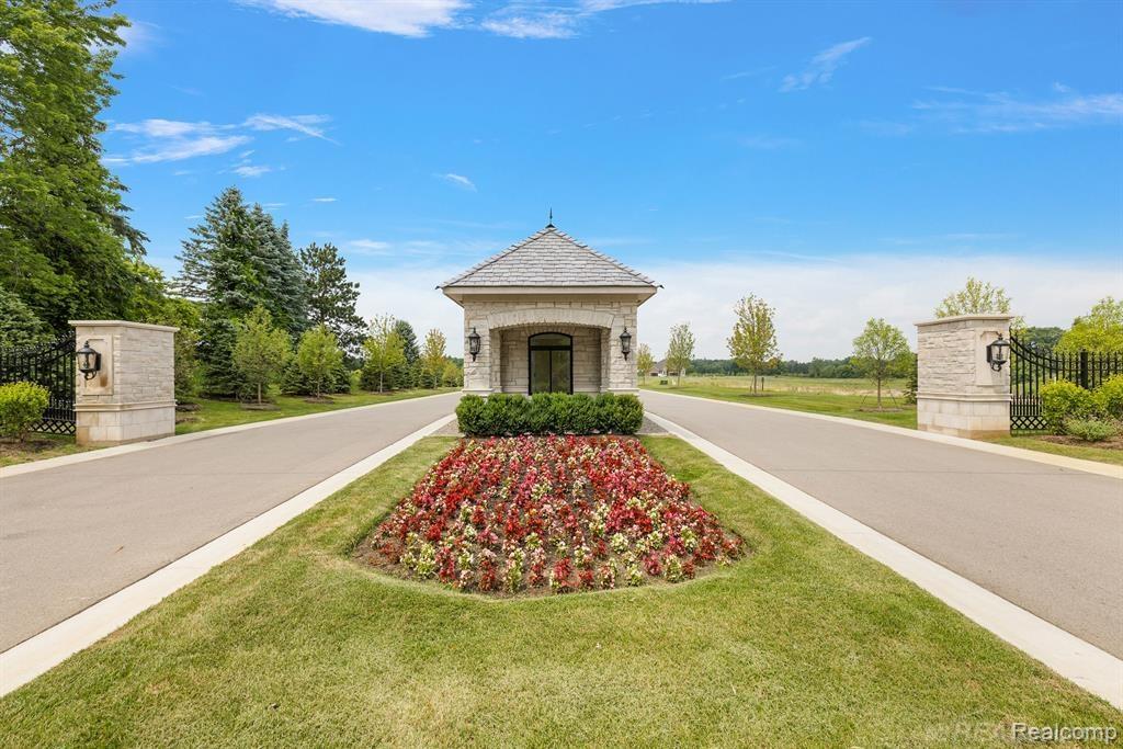 1583 Vista Drive, Oakland, MI, 48363
