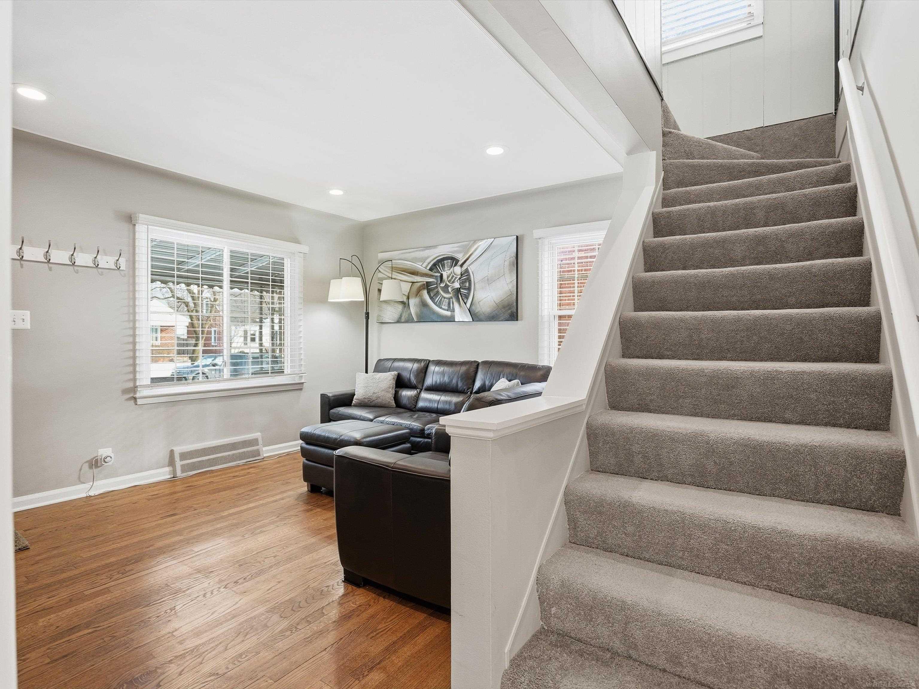 Royal Oak, MI, 48073