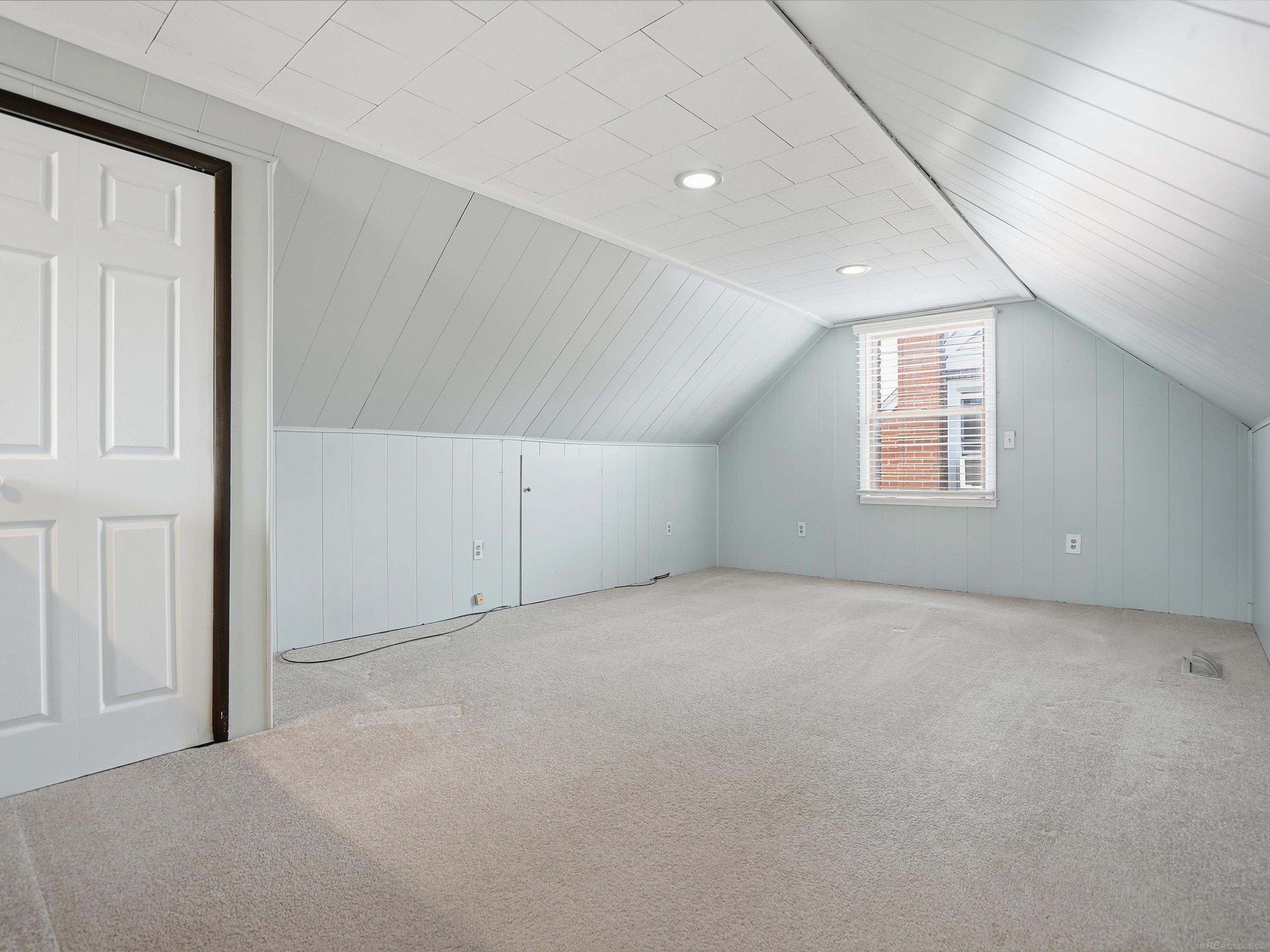 Royal Oak, MI, 48073