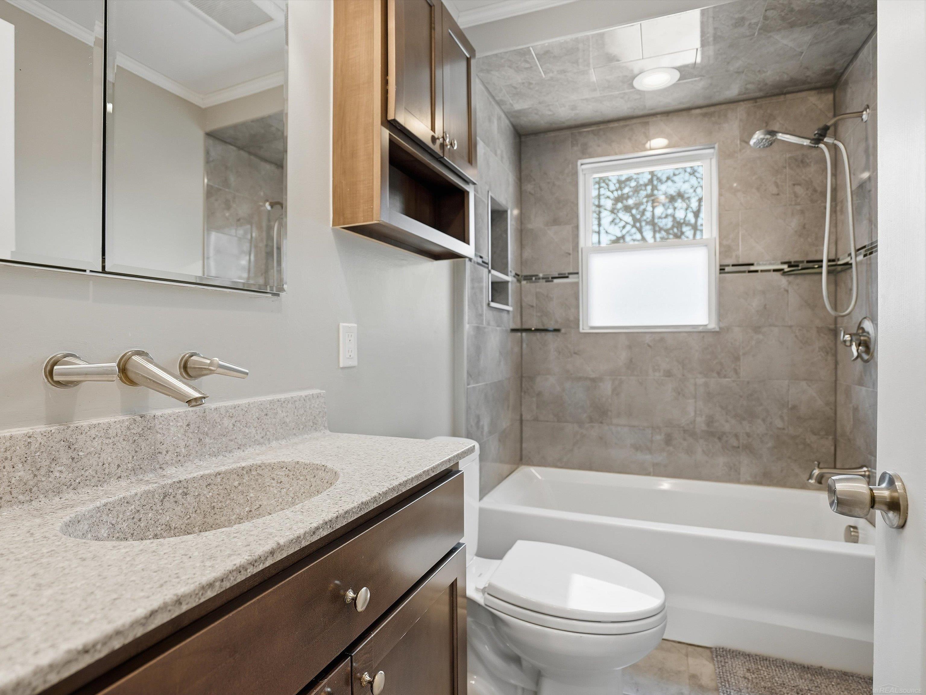 Royal Oak, MI, 48073